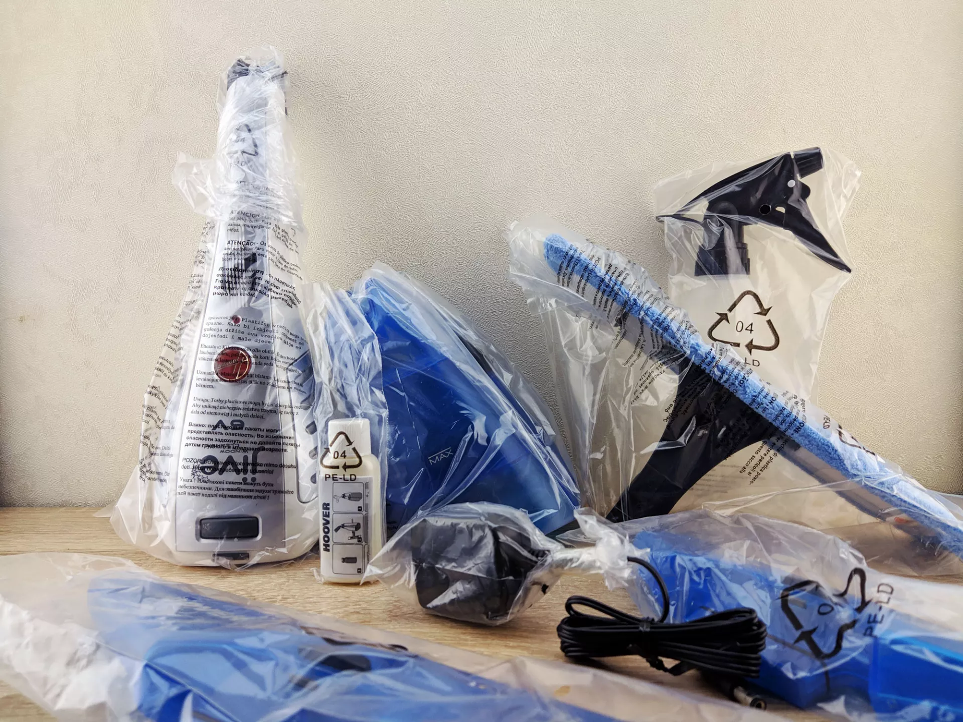 Тест-драйв ручного стеклоочистителя Hoover jwc60b6 019