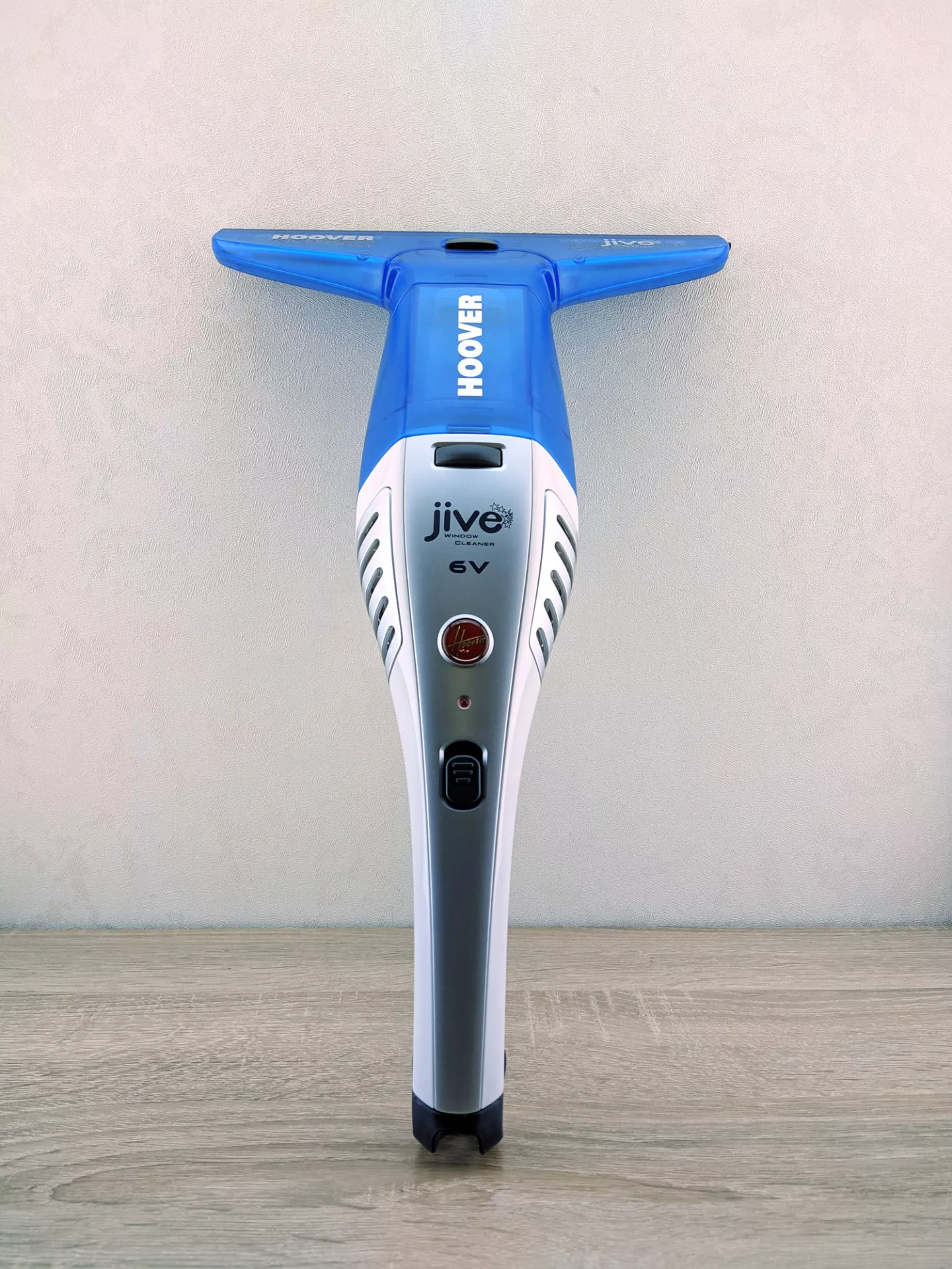 Тест-драйв ручного стеклоочистителя Hoover jwc60b6 019