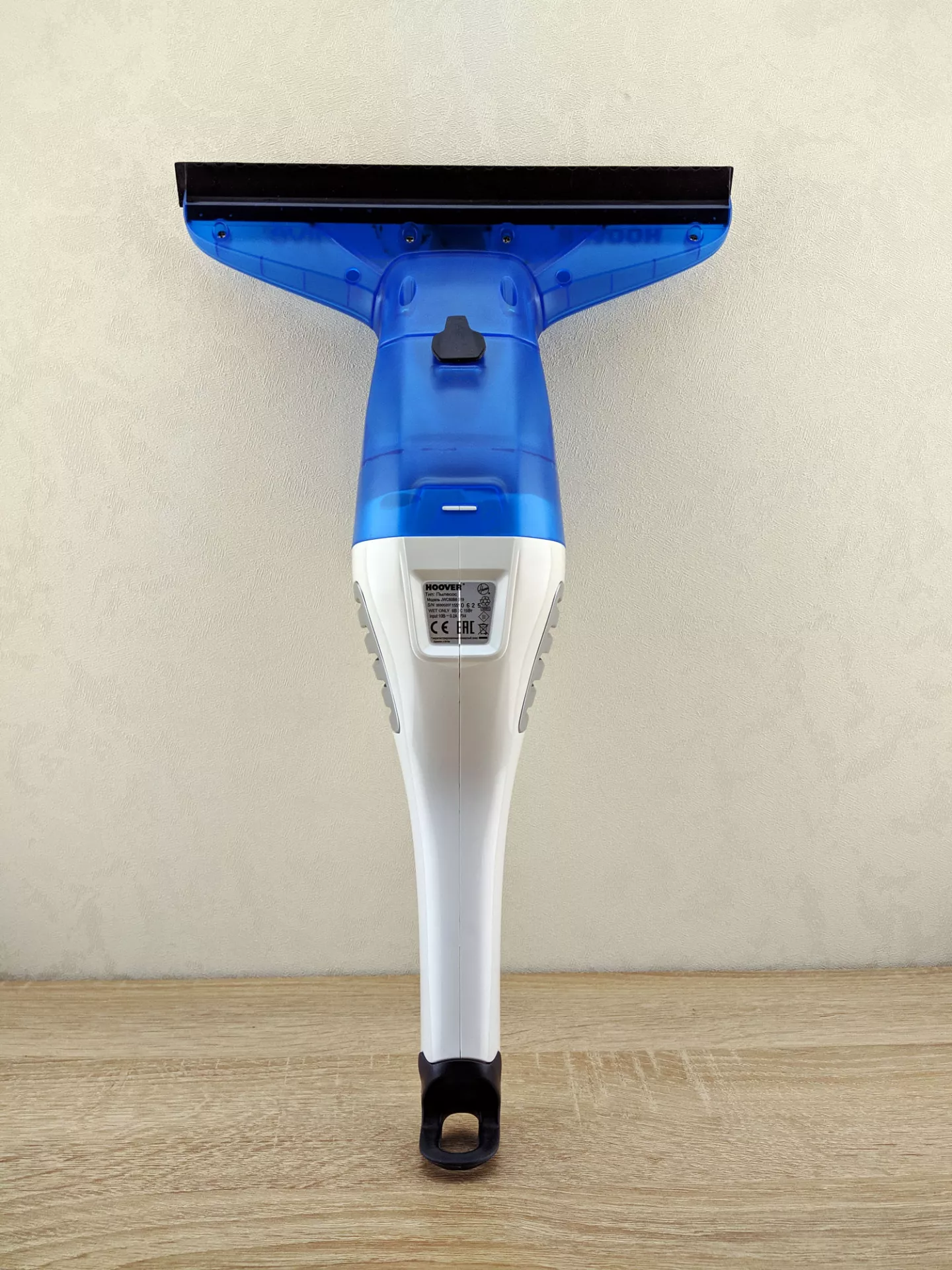 Тест-драйв ручного стеклоочистителя Hoover jwc60b6 019