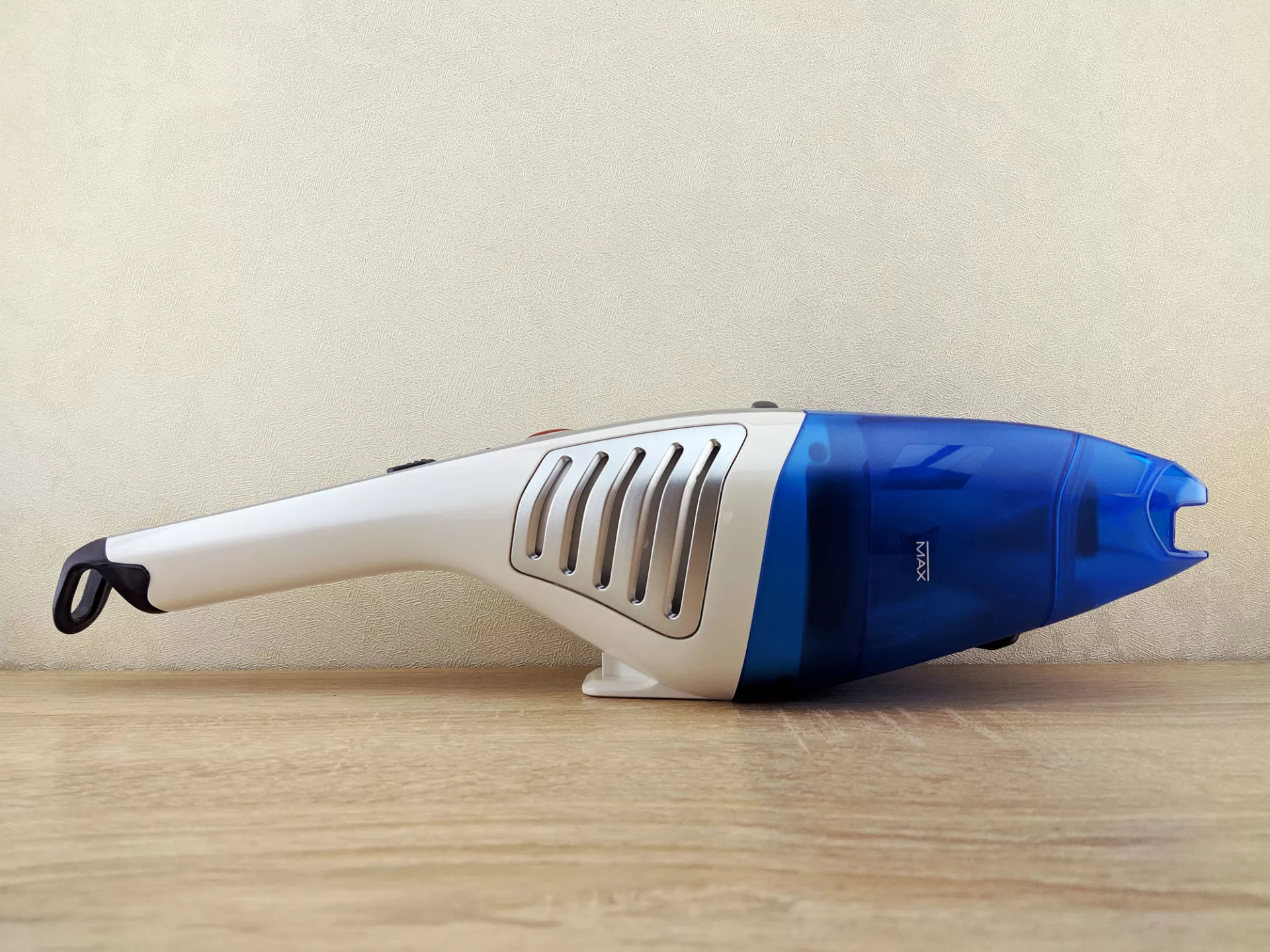 Тест-драйв ручного стеклоочистителя Hoover jwc60b6 019