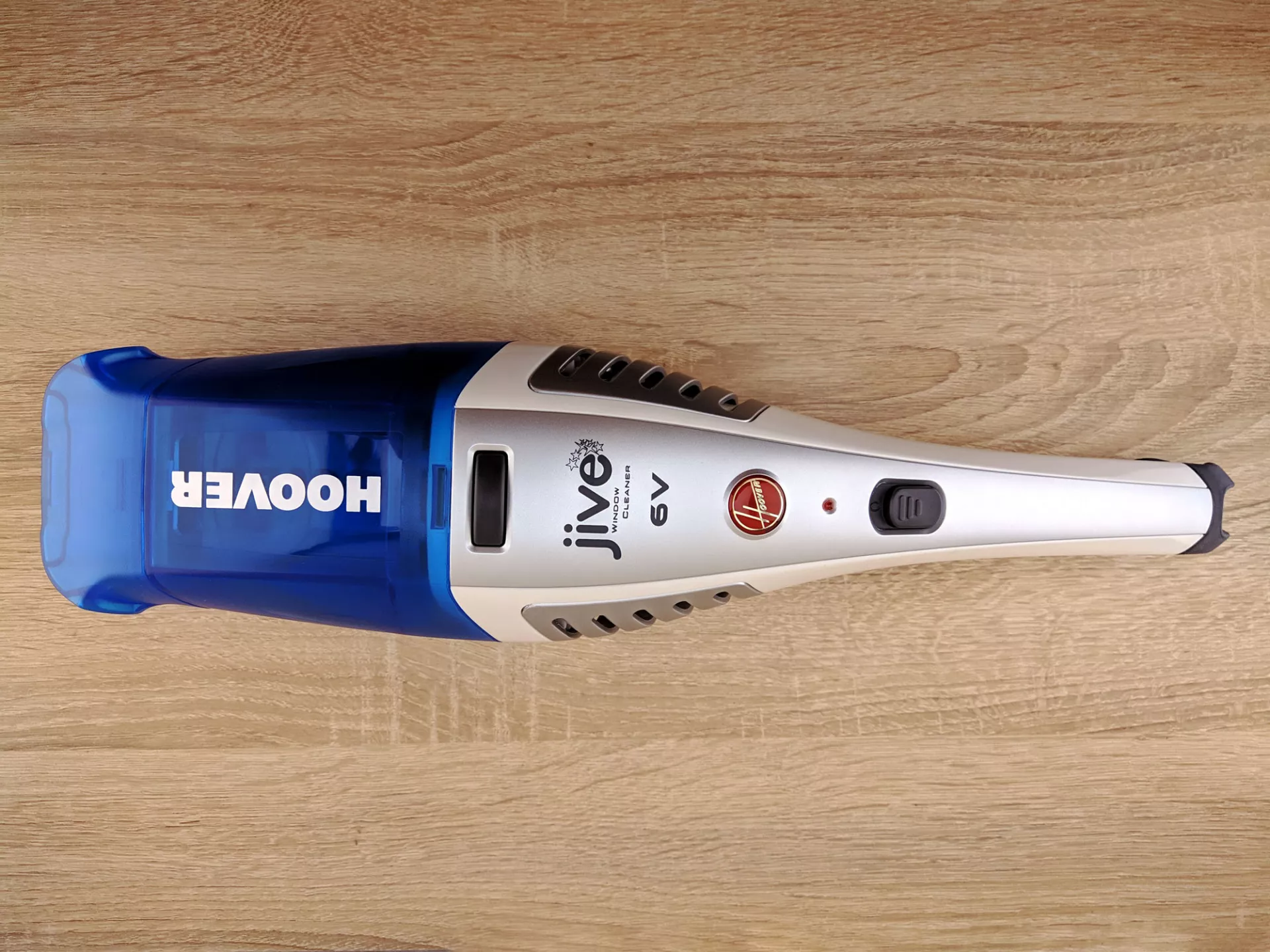 Тест-драйв ручного стеклоочистителя Hoover jwc60b6 019