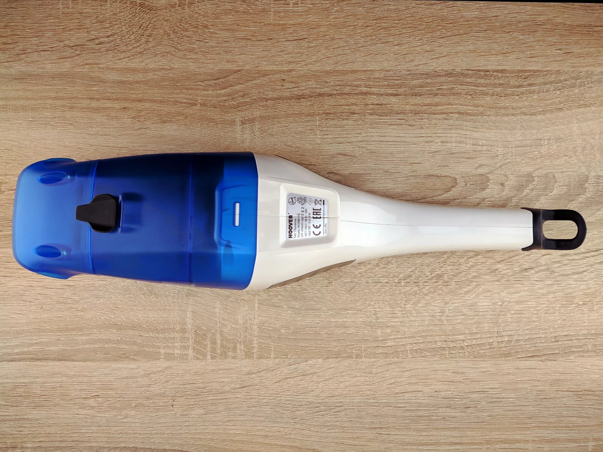 Тест-драйв ручного стеклоочистителя Hoover jwc60b6 019