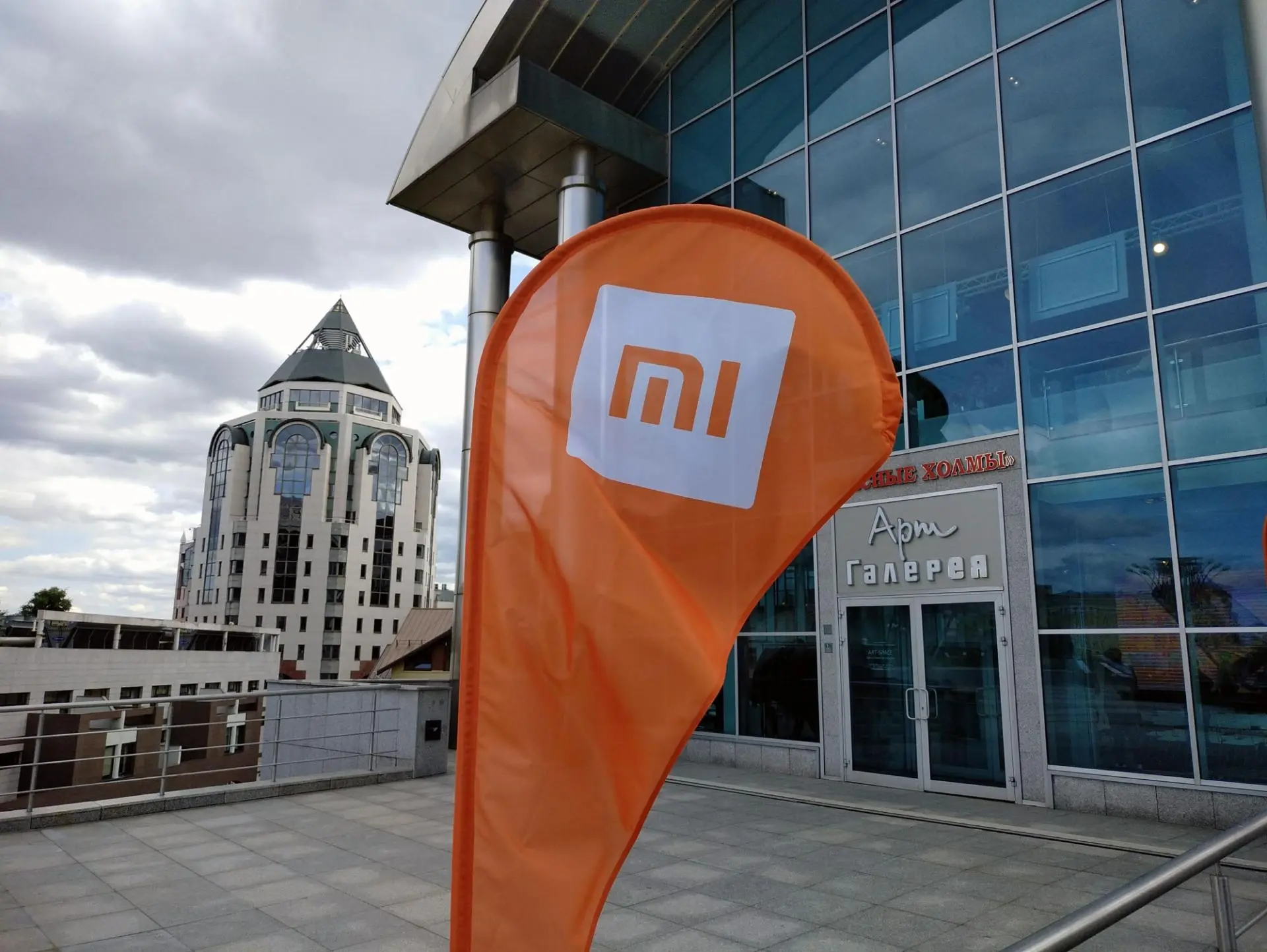 Чем смартфоны Xiaomi отличаются от других брендов?