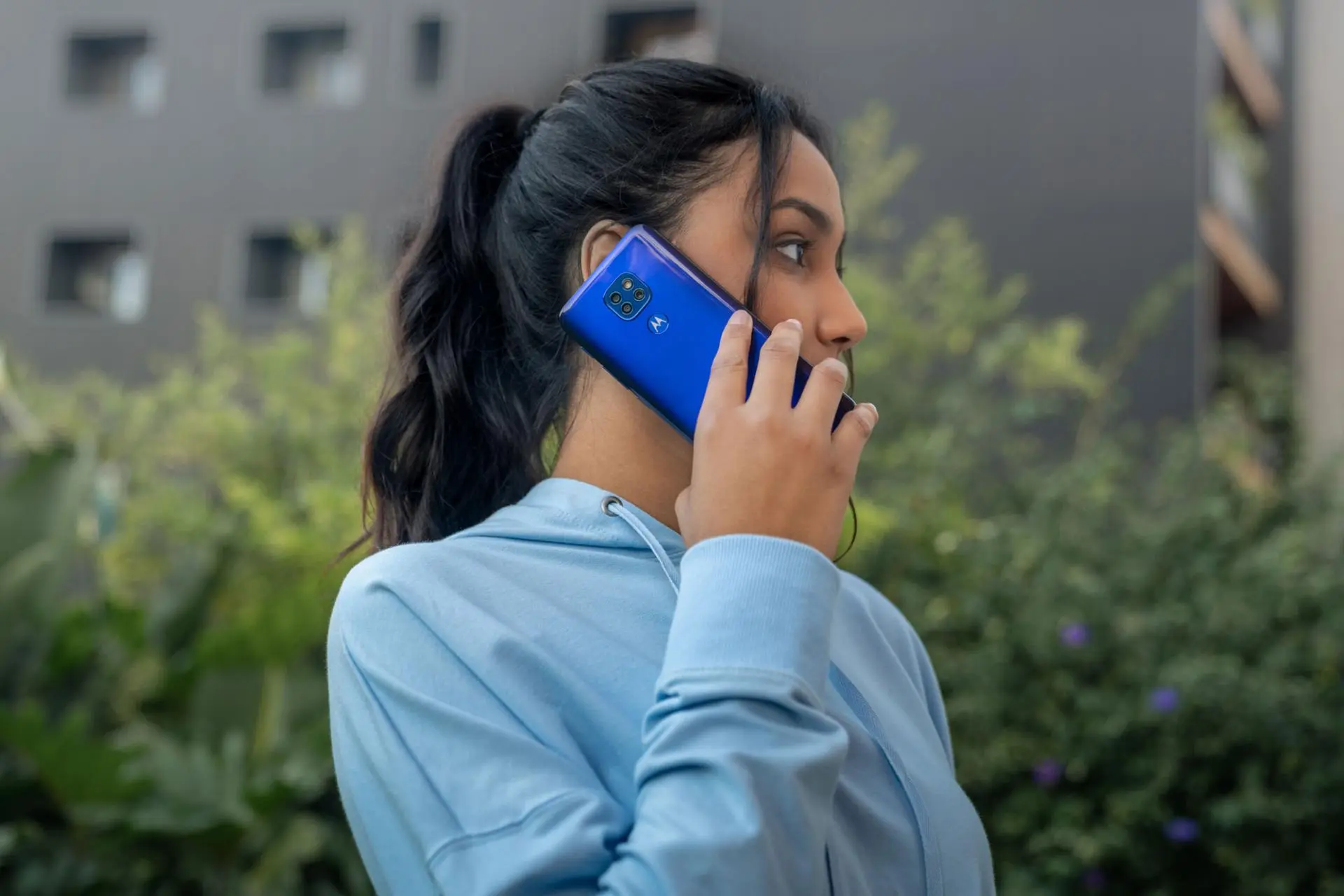 Очень добротная Motorola за 10990 рублей — Moto G9 Play