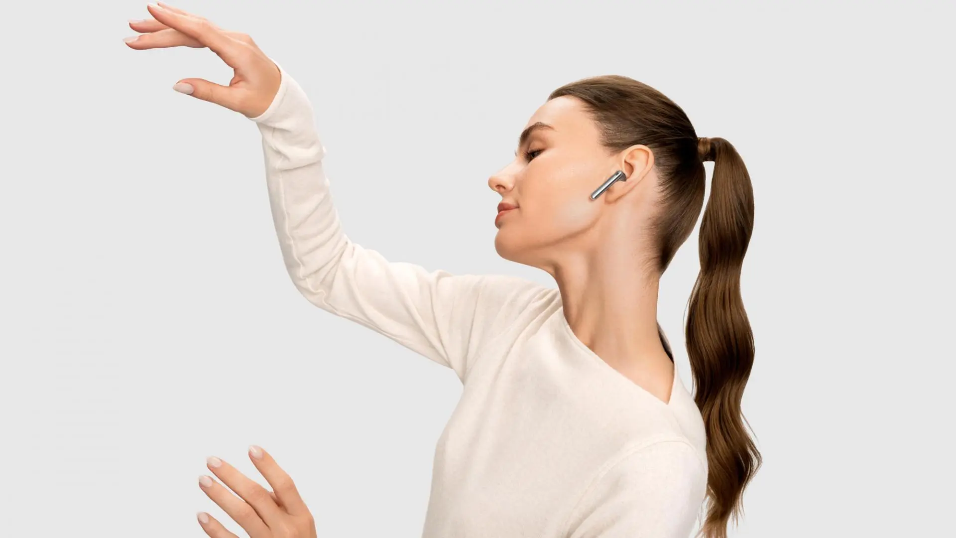 В России стартуют продажи наушников HUAWEI FreeBuds 4 с технологией активного шумоподавления