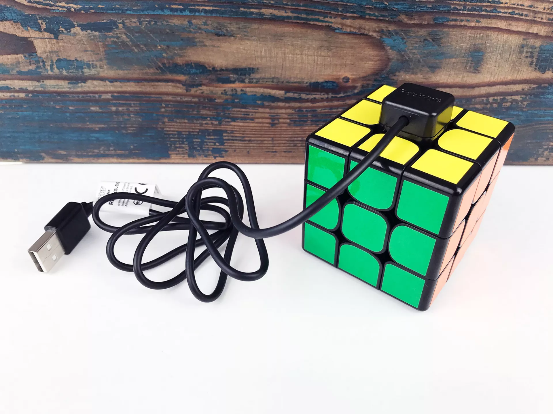 Обзор умного кубика Рубика Particula Rubik’s Connected