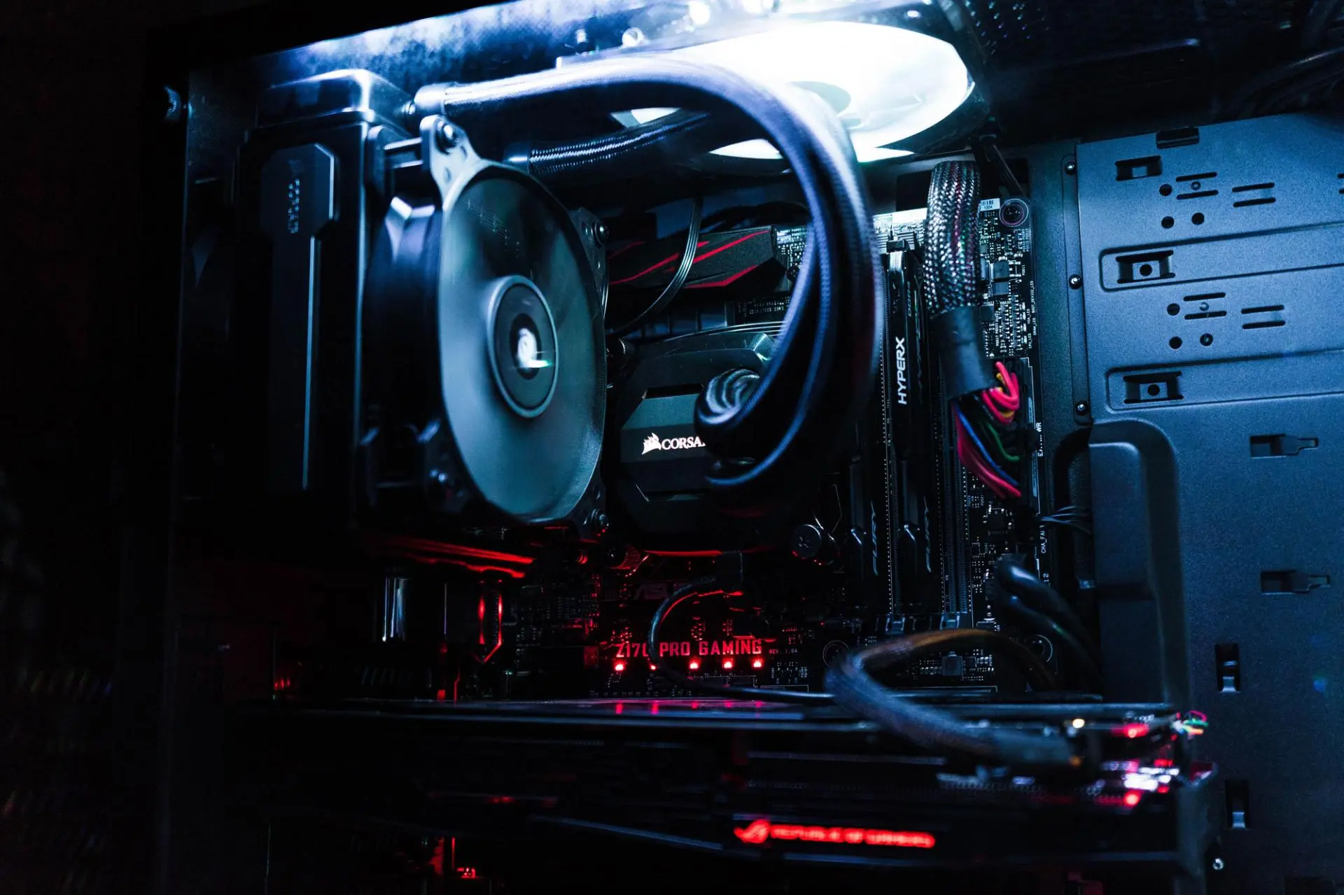 bq quiet! тоже говорит о несовместимостях с материнскими платами ASUS, MSI, Gigabyte