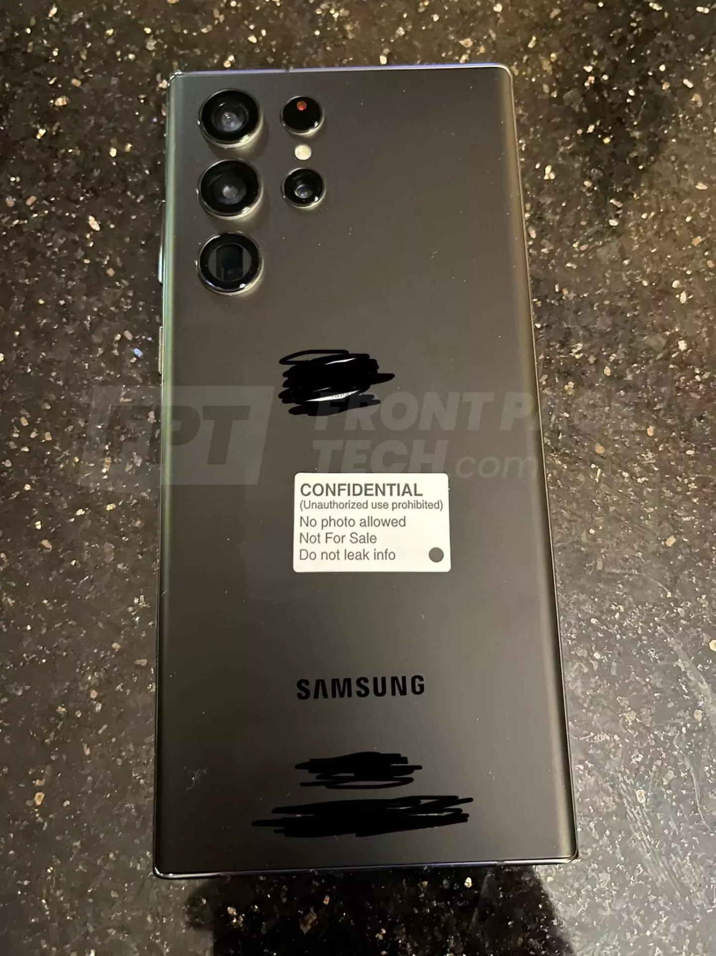 Samsung Galaxy S22 засекли на живых шпионских фотографиях
