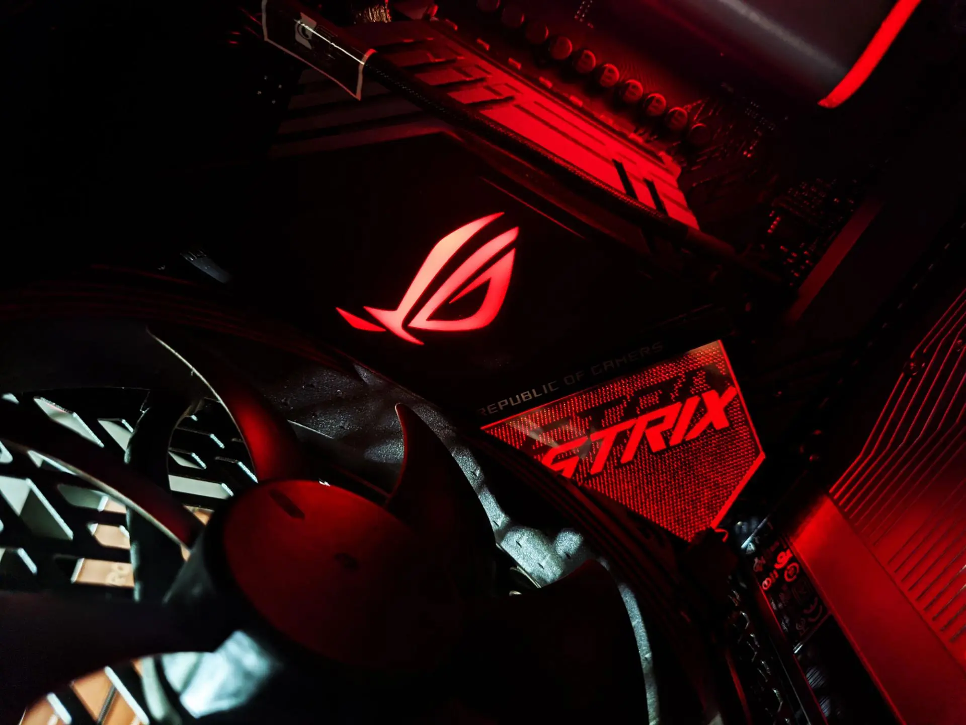 Как управлять подсветкой на материнских платах ASUS