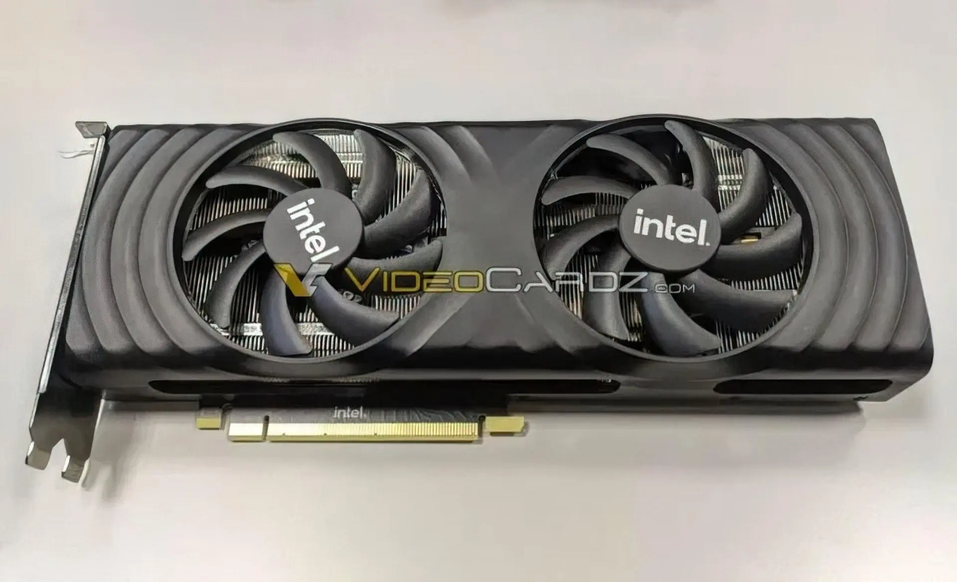 Менее 50 дней осталось до релиза видеокарт Intel Arc Alchemist. Перенесут?