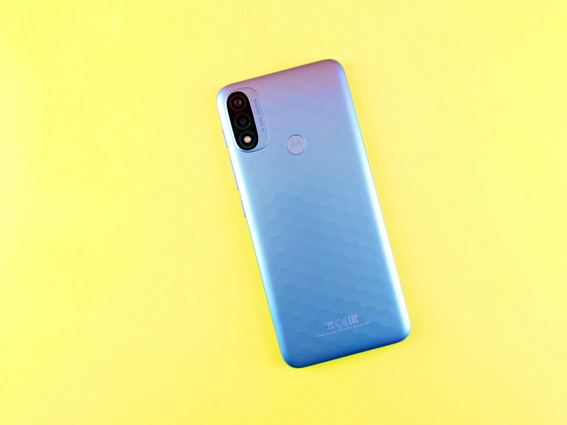 Обзор смартфона Moto E20 – когда Ты пчела, я&nbsp;– пчеловод…