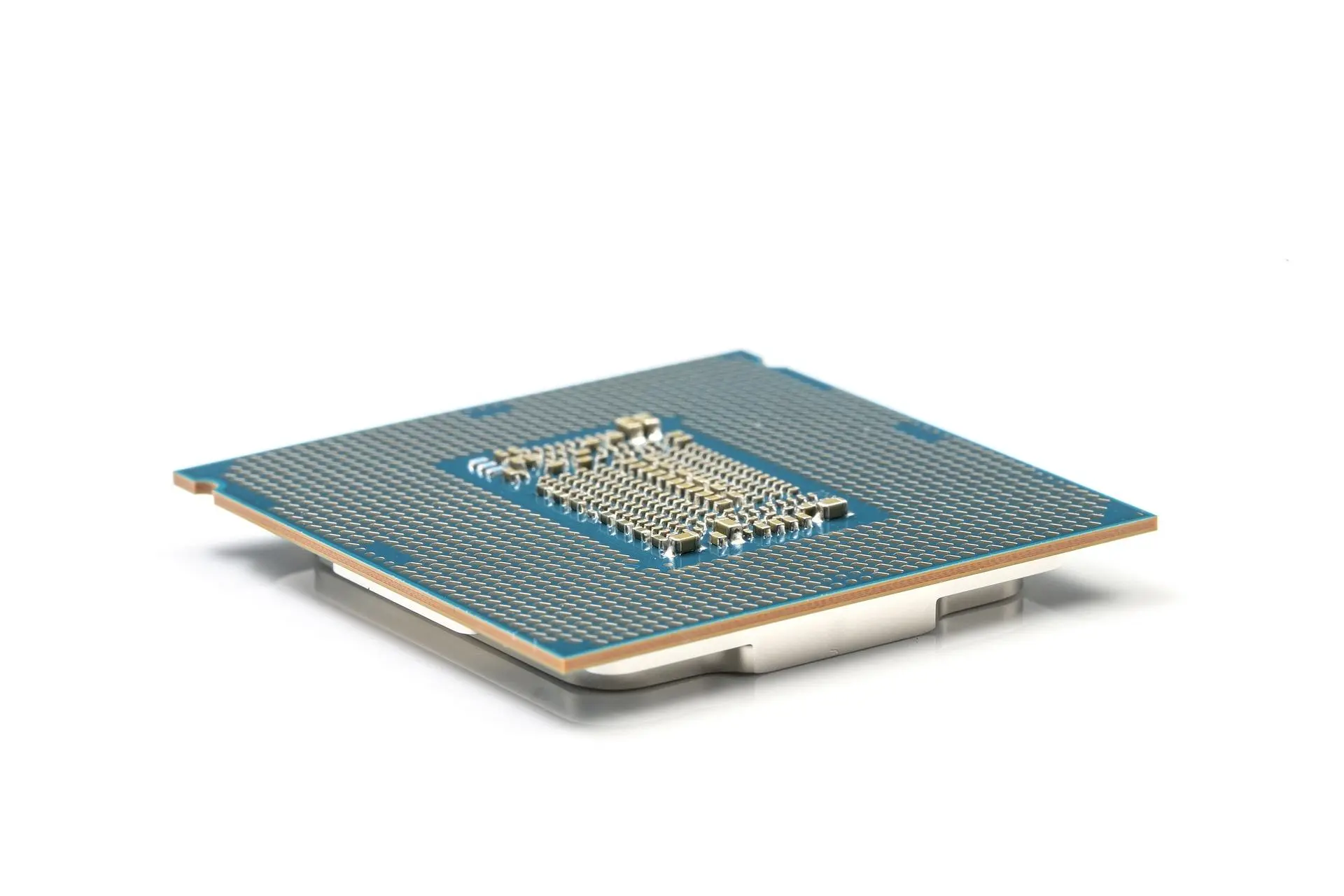 Дешёвый Intel Celeron G6900 обходит в однопотоке i9-10900