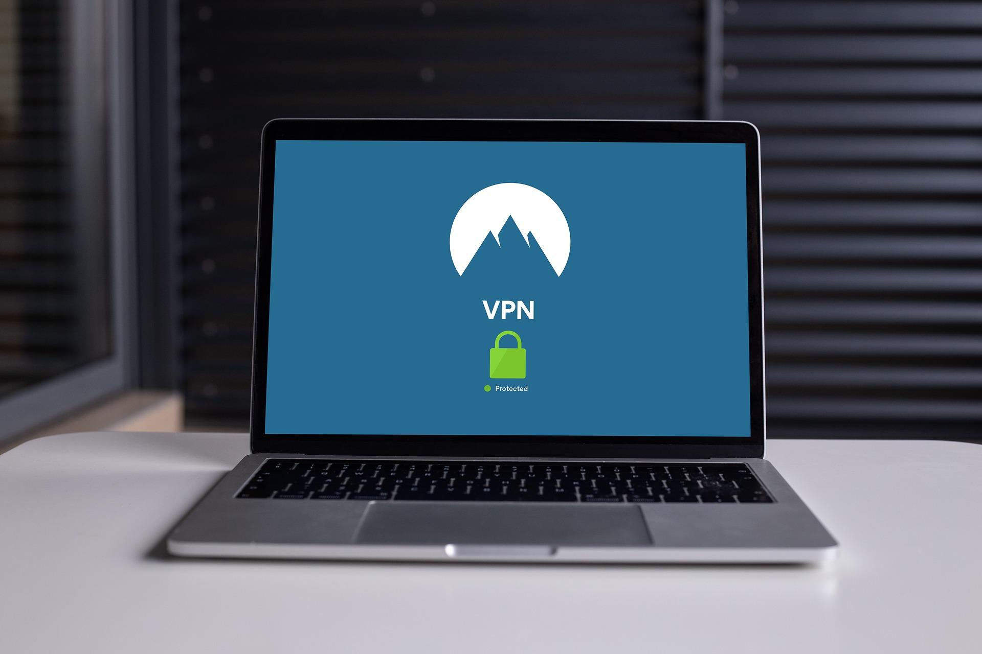 Могут ли власти идентифицировать пользователя под VPN?