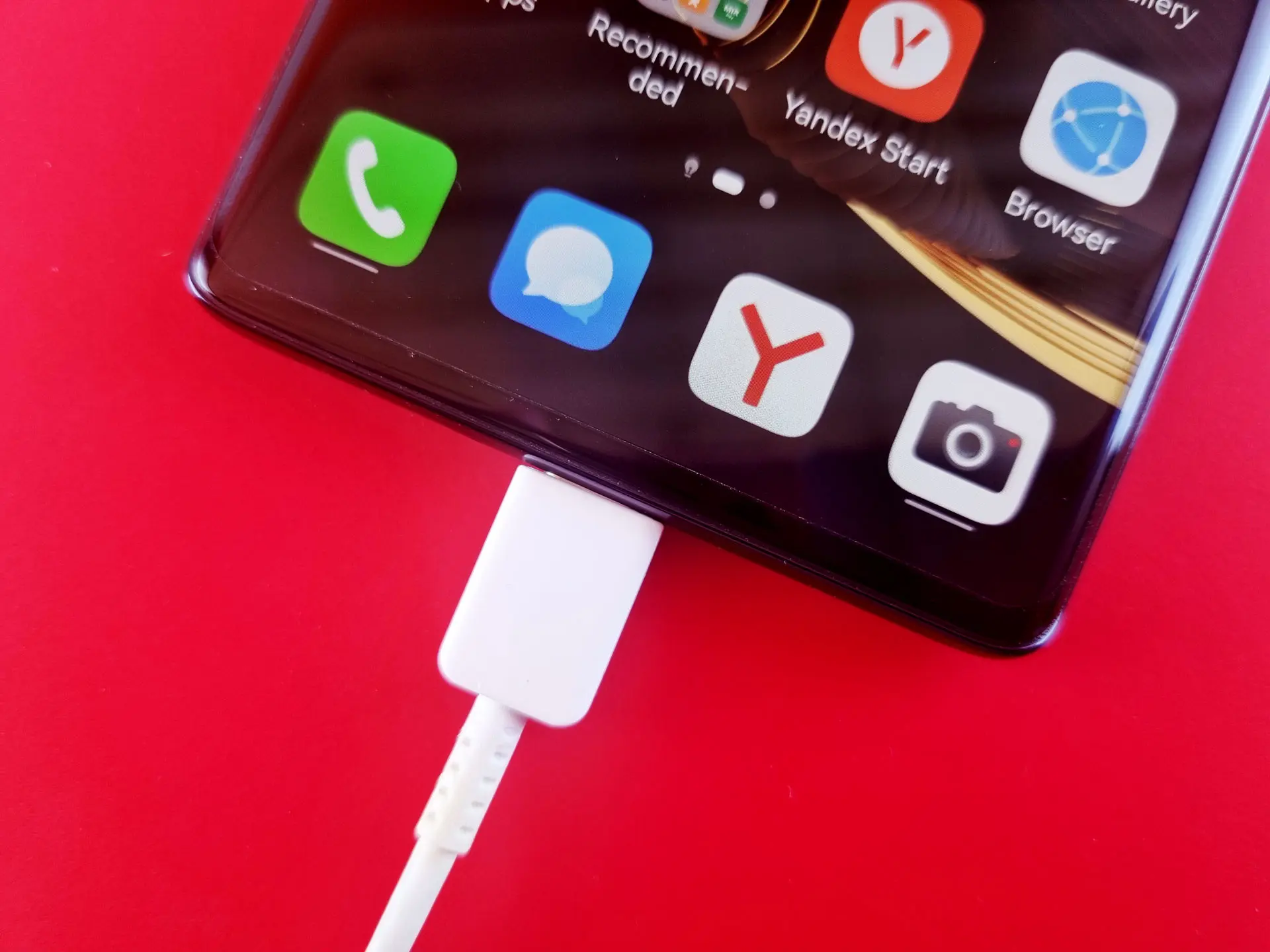 Что делать, если смартфон не заряжается через стандартный разъём USB C?