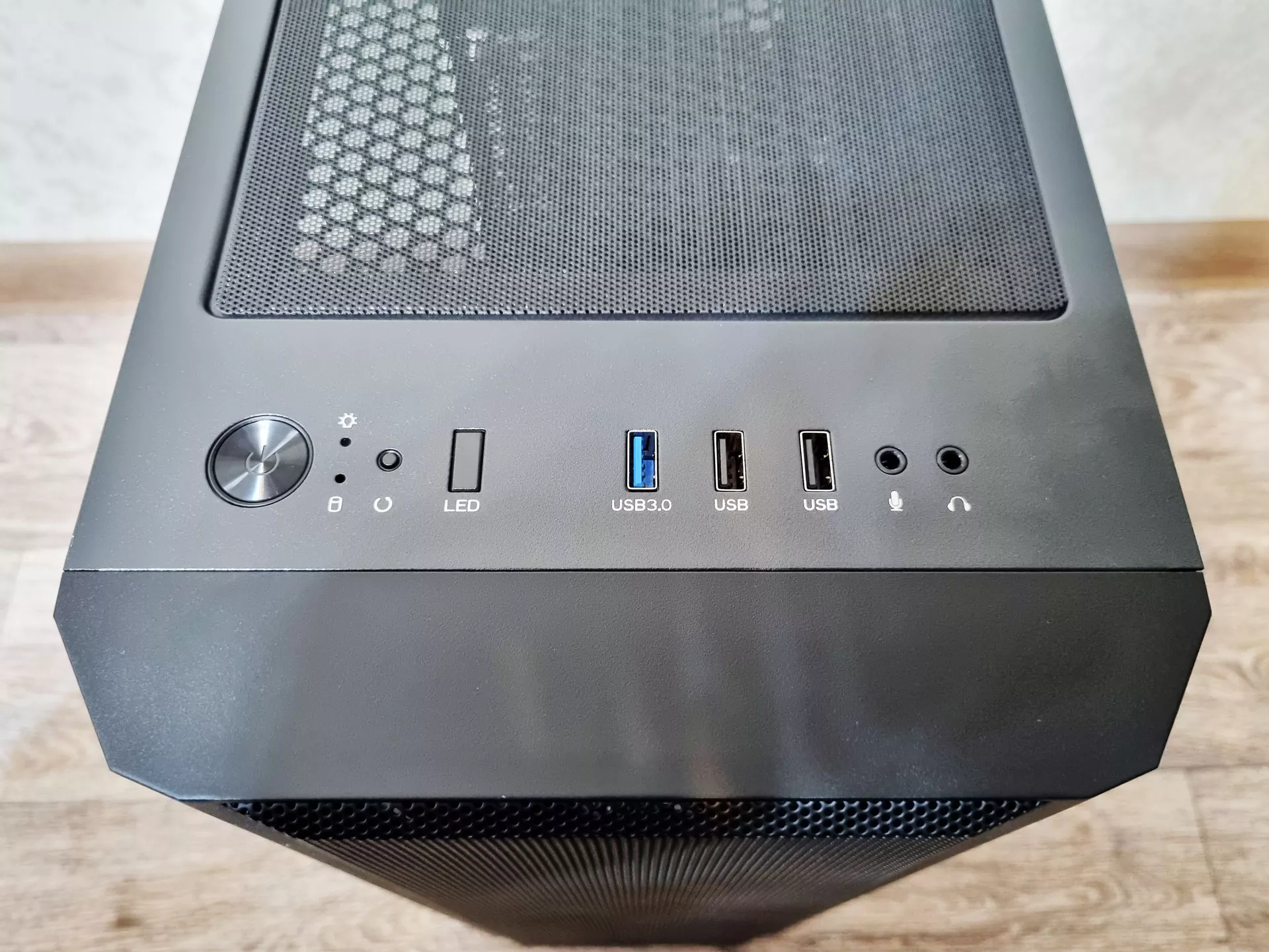 Обзор компьютерного корпуса 1STPLAYER FIREBASE XP-E
