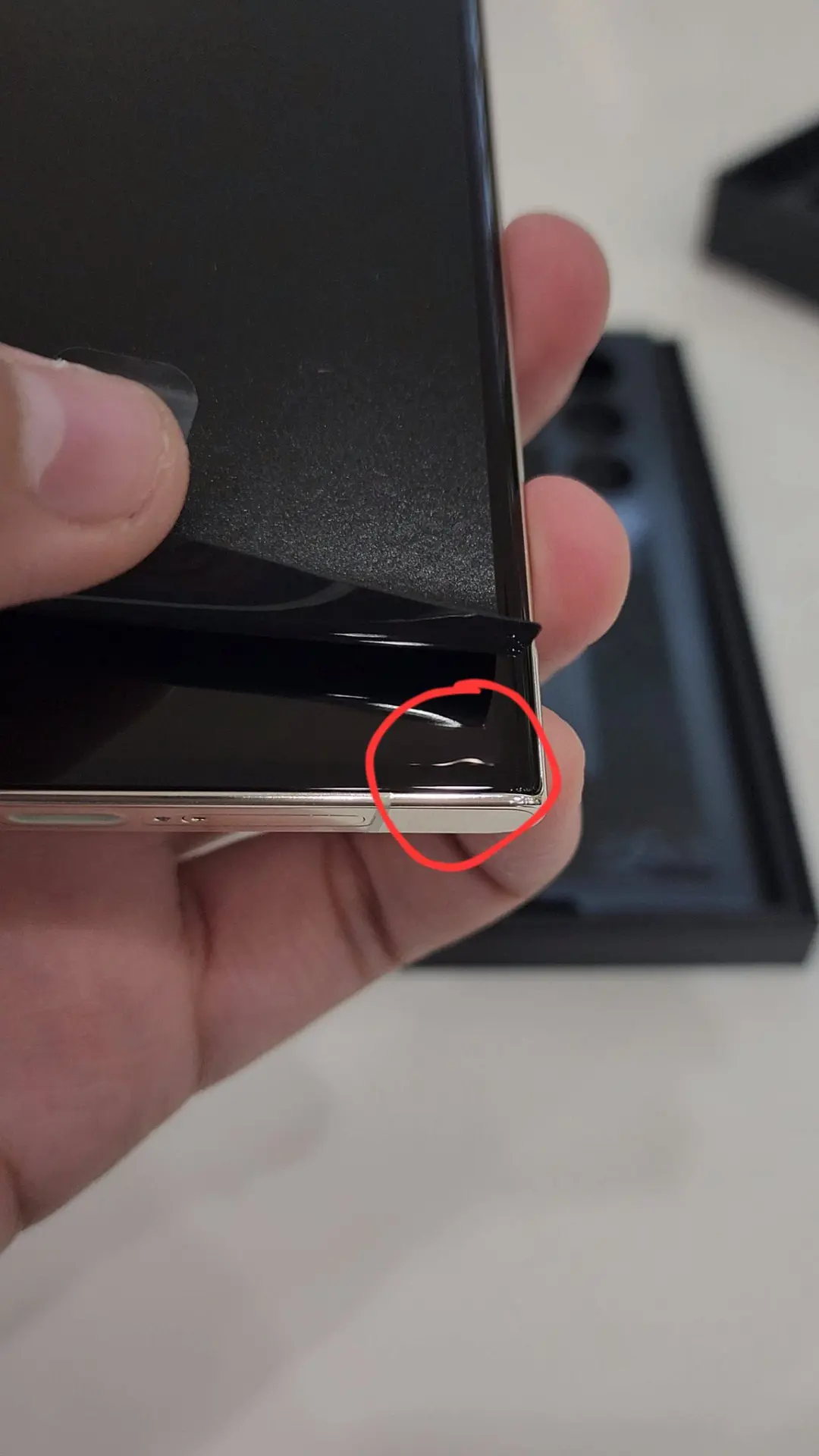 Galaxy S23 Ultra за 80 тысяч рублей продаётся с дефектом, но Samsung говорит, что всё в норме