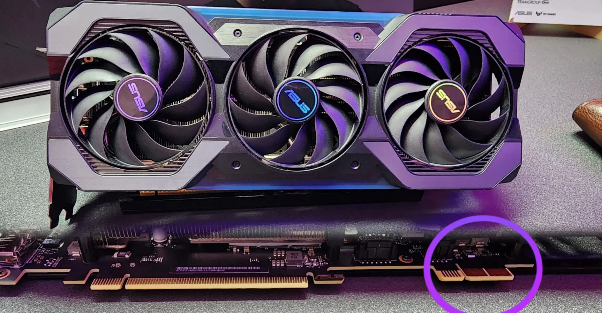 ASUS показывает видеокарту RTX 4070 с изменённым принципом питания