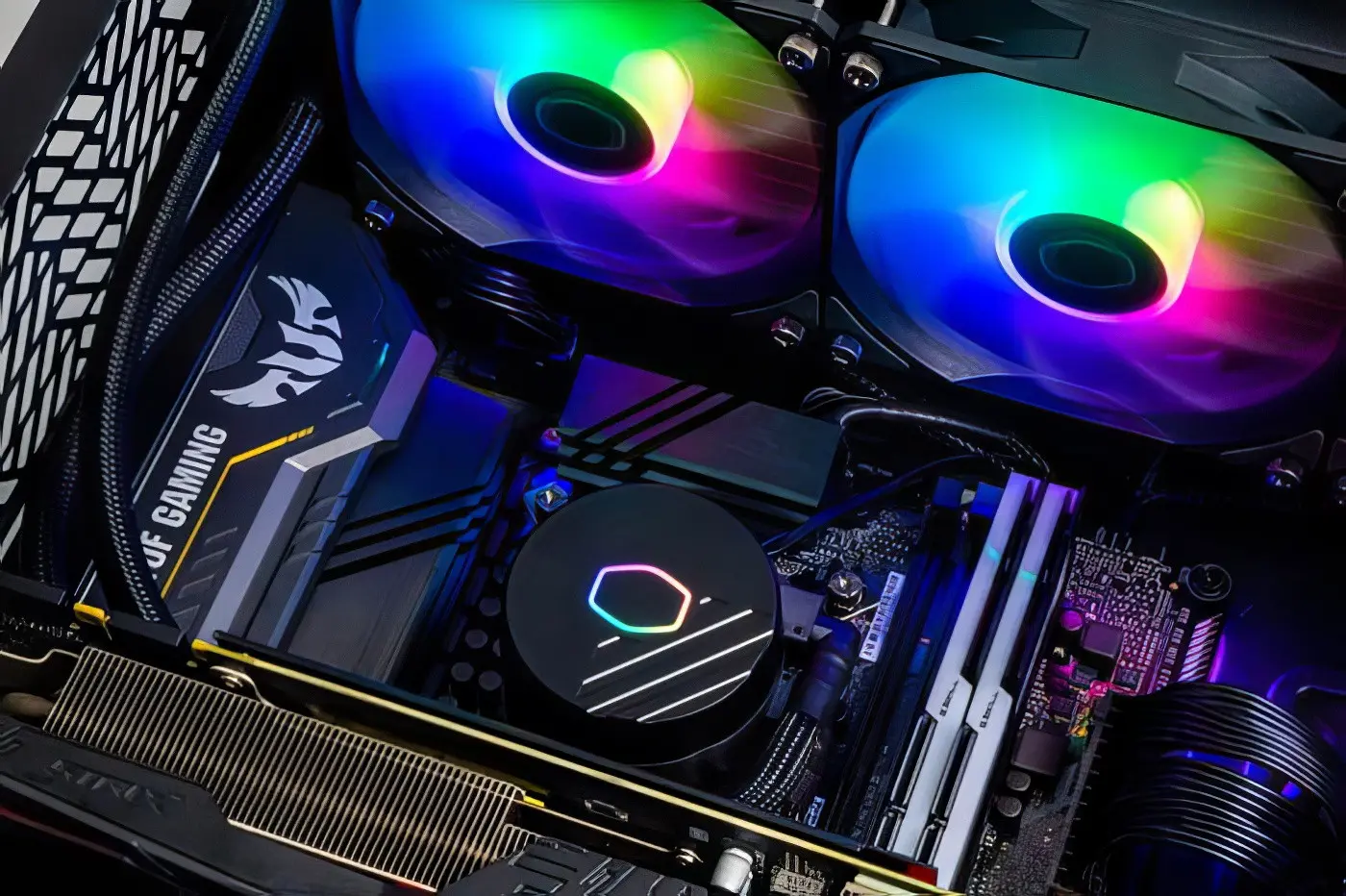 Cooler Master представляет новую серию систем охлаждения MasterLiquid L Core