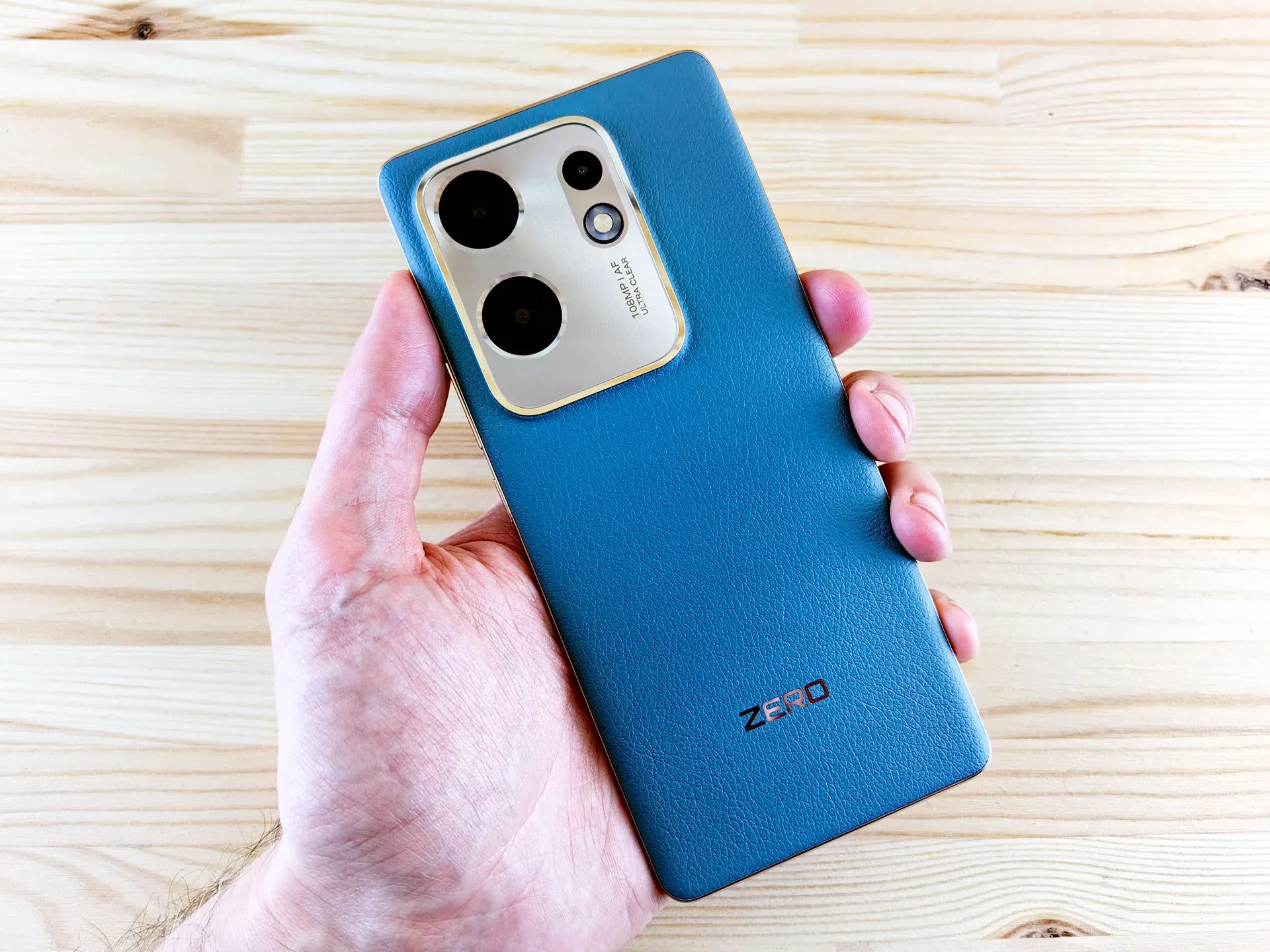 Infinix Zero 30 4G появился в России официально