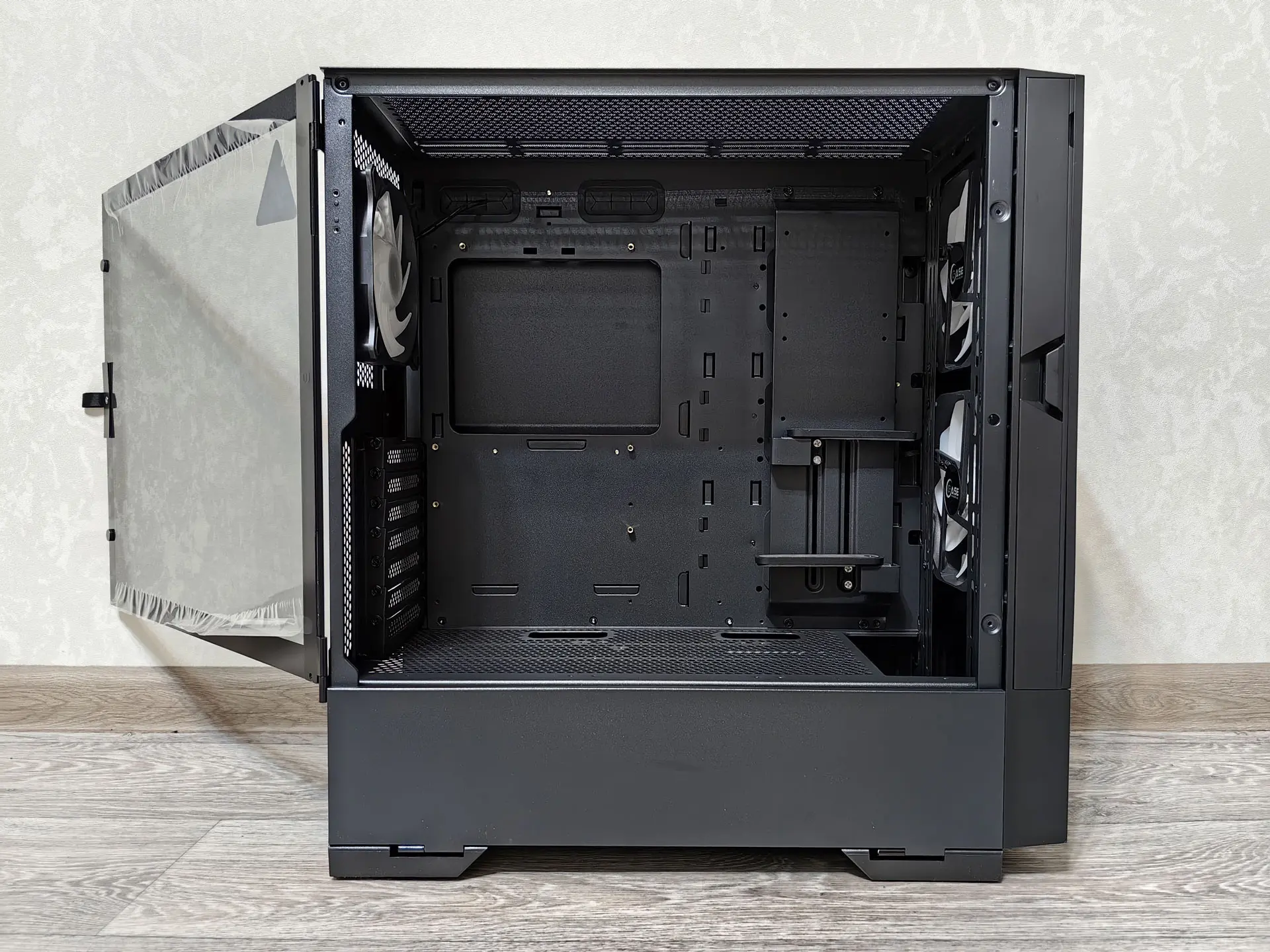 Обзор корпуса для ПК PowerCase Kratos