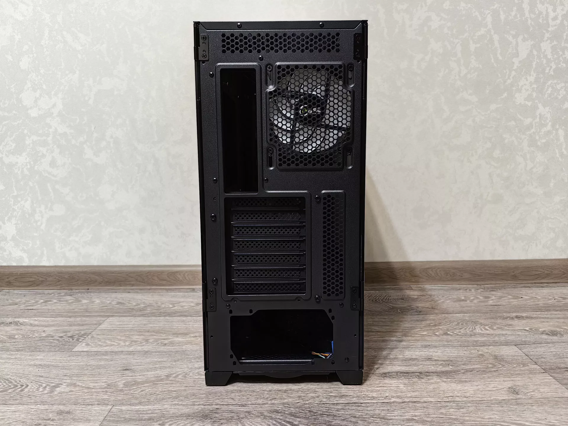 Обзор корпуса для ПК PowerCase Kratos