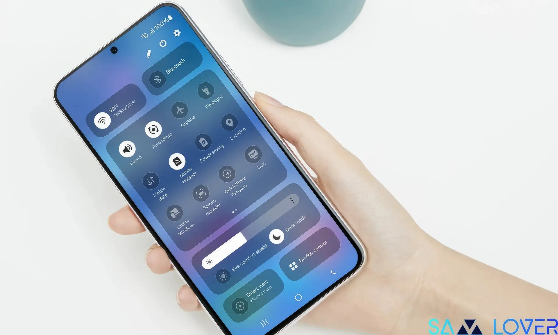 One UI 7.0 будет не очень скоро — приоритет на One UI 6.1.1. И шторку тоже испортили — теперь как в iOS