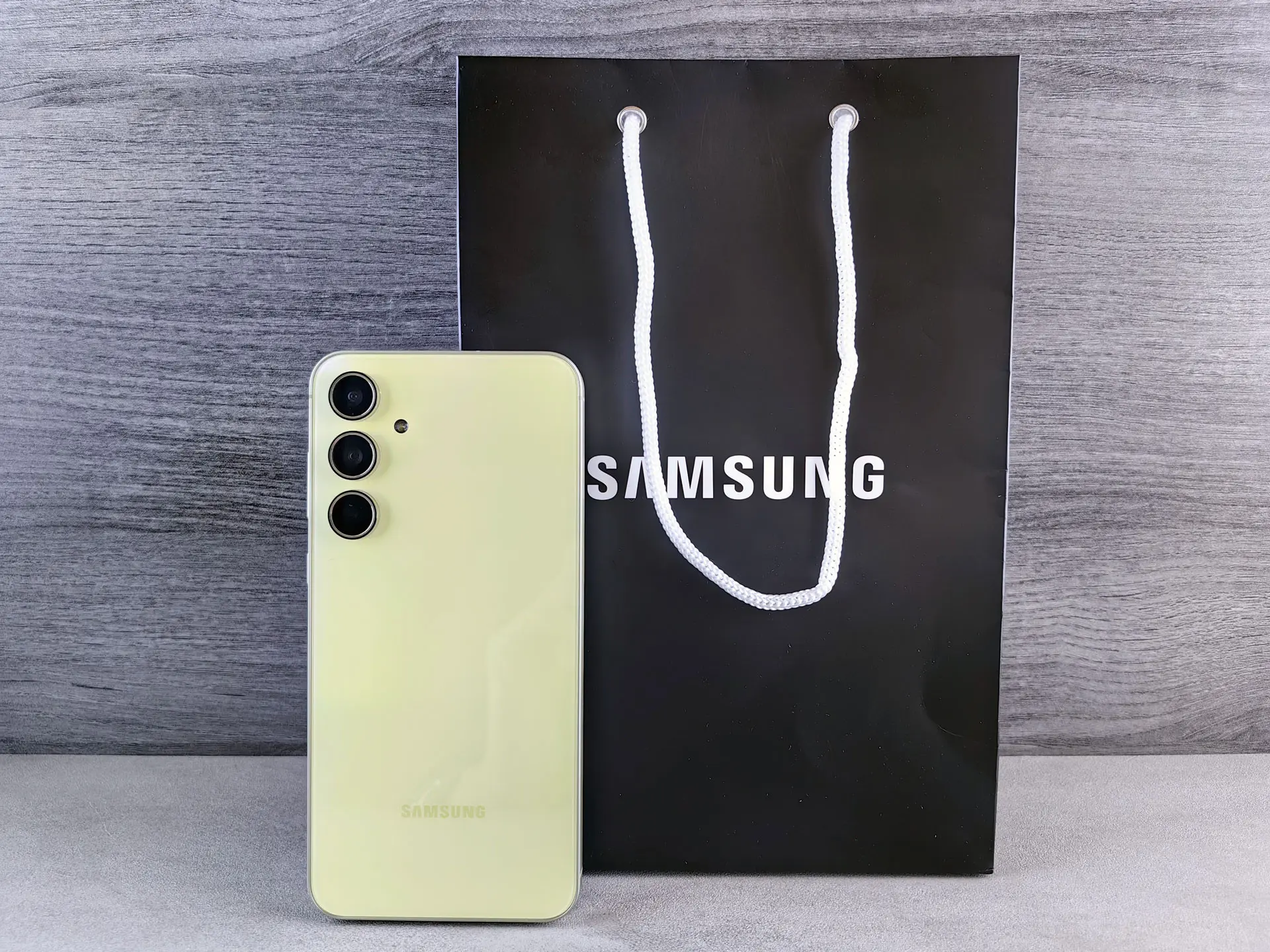 Как Samsung зарабатывает с продаж Apple, Xiaomi, vivo, OPPO, ZTE и прочих?