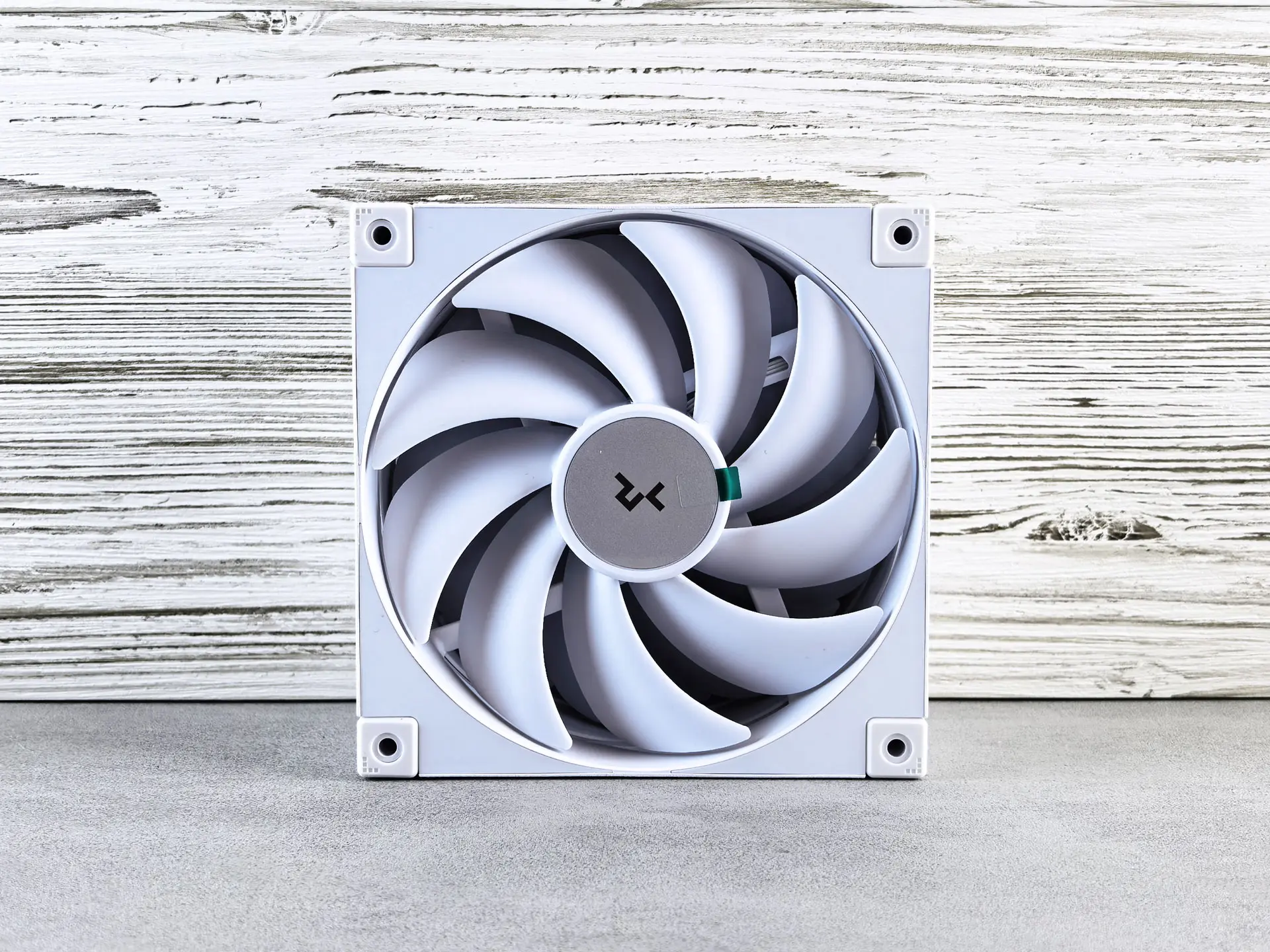Тест-драйв вентиляторов для ПК DeepCool FD14 WH