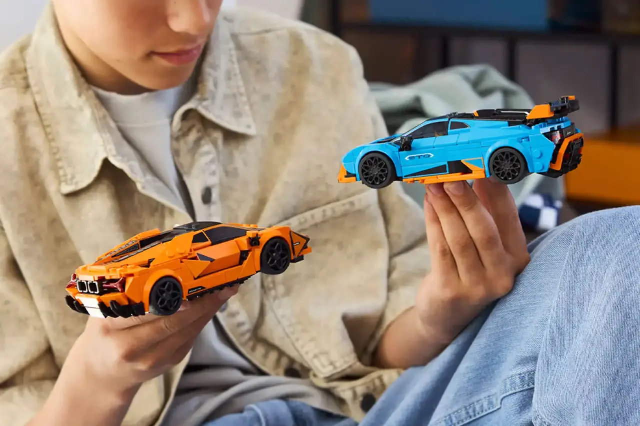 Набор LEGO 76926: собери Lamborghini Revuelto и Huracán STO для своей коллекции