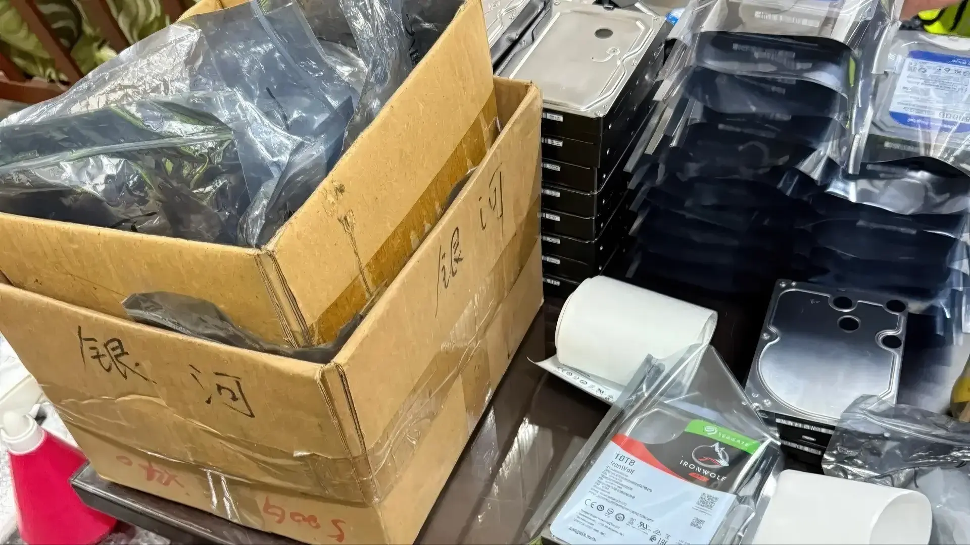 В Малайзии накрыли цех по подделке жёстких дисков Seagate, Western Digital и Toshiba