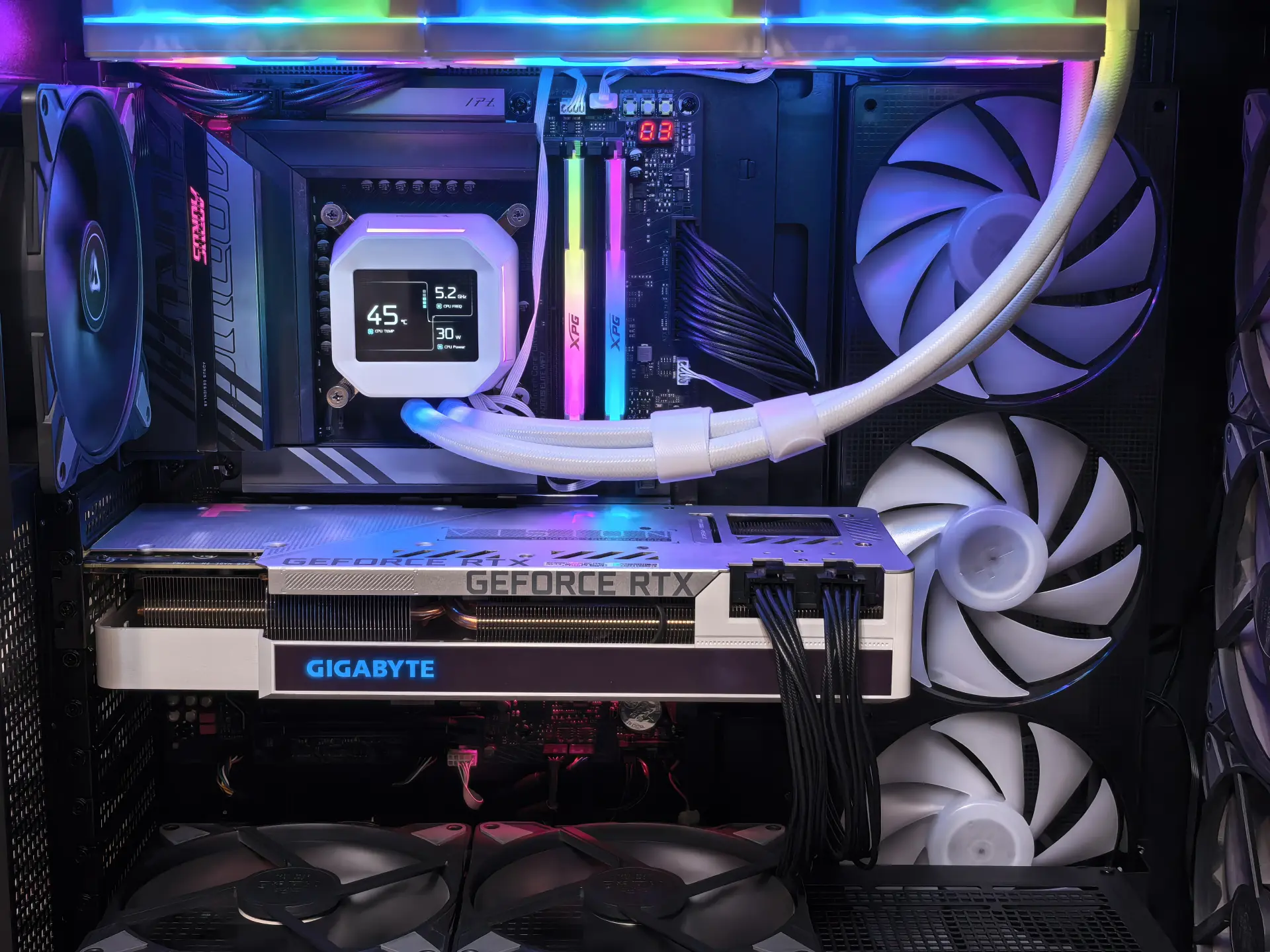 Обзор системы жидкостного охлаждения DeepCool LM360: экран в массы?