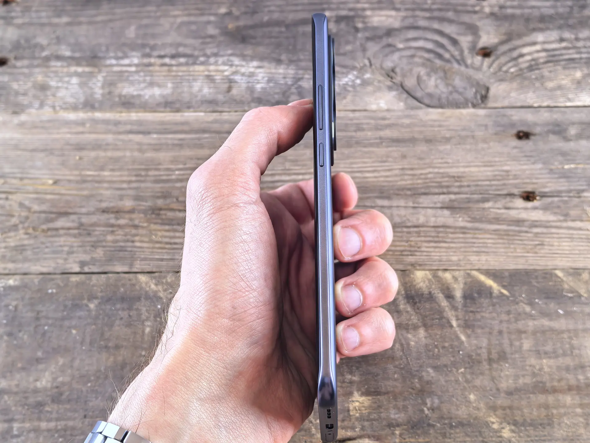 Обзор TECNO Spark 40 Pro+: элегантного смартфона с тонким корпусом и беспроводной зарядкой