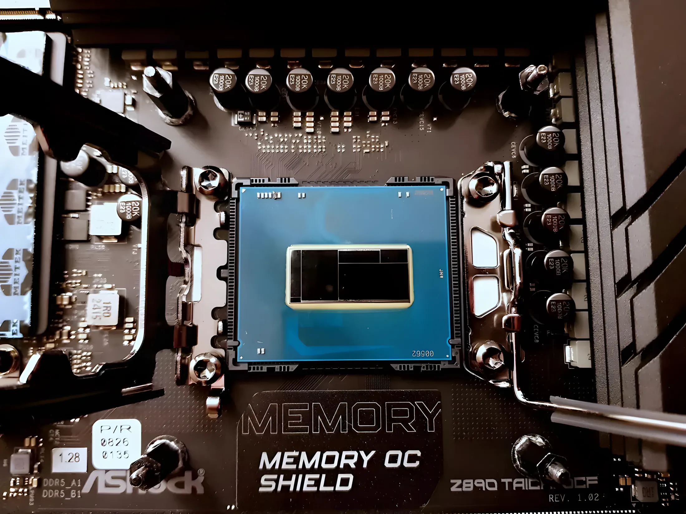 Intel Core Ultra 200: обновления улучшают игровую производительность на 26%