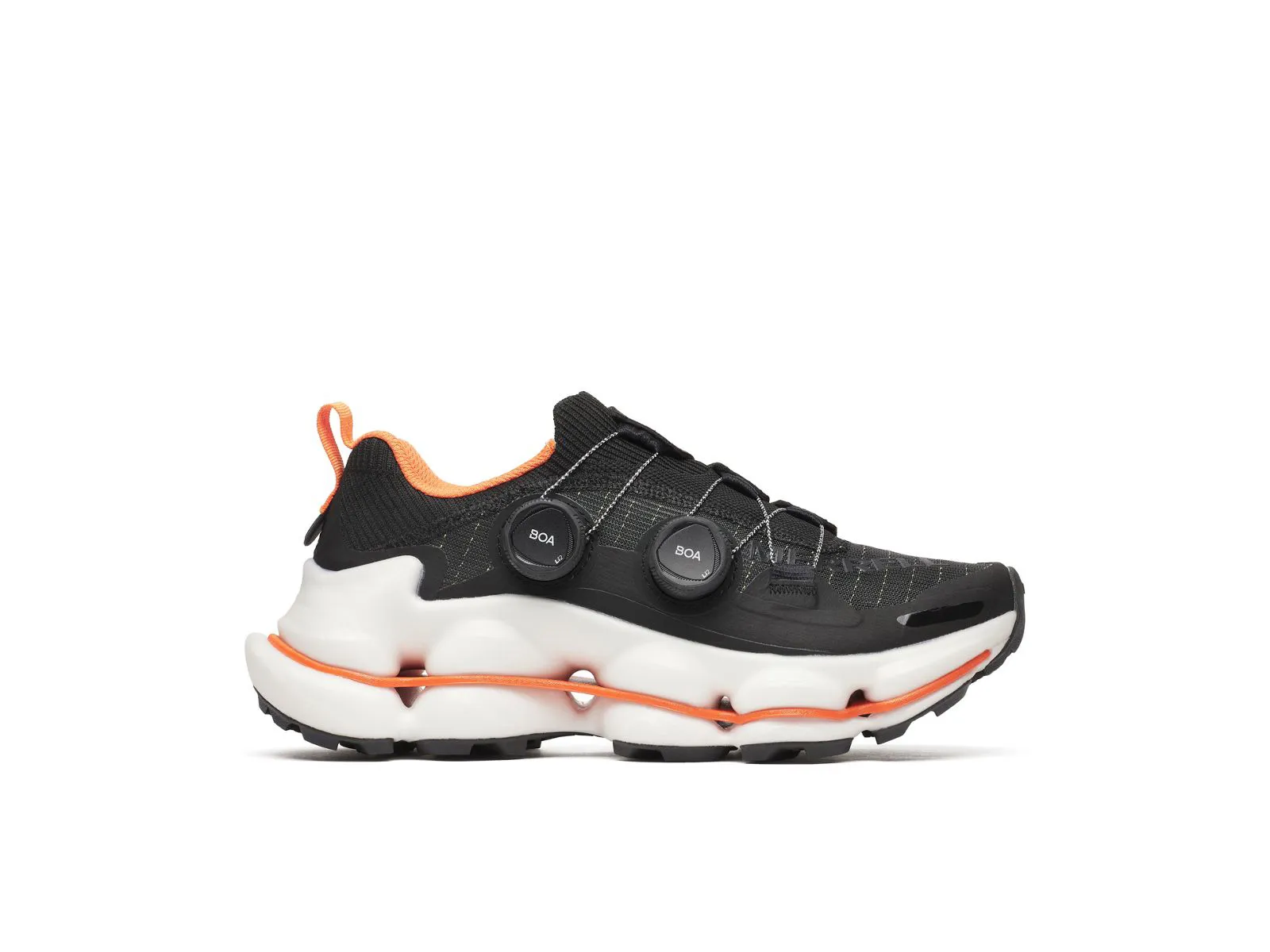 Merrell представляет новую модель SpeedArc Surge Boa для хайкинга