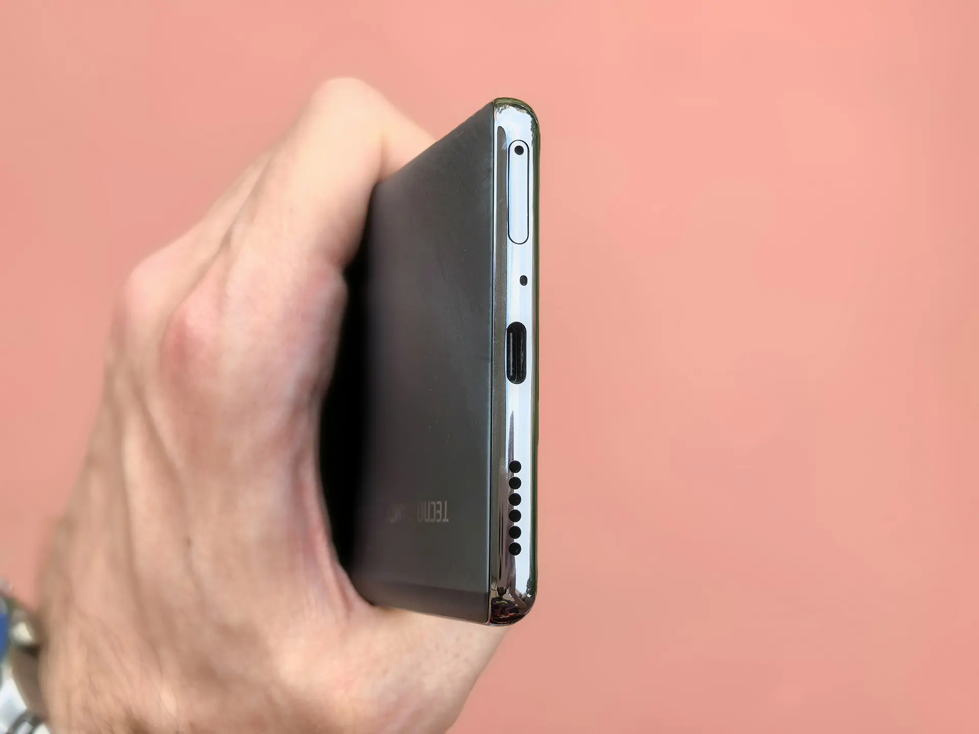 Обзор смартфона TECNO Camon 40 Pro и беспроводных наушников TECNO Sonic 2