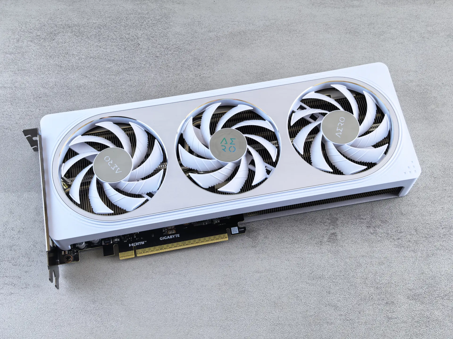 Обзор видеокарты GIGABYTE GeForce RTX 5060 AERO OC 8G