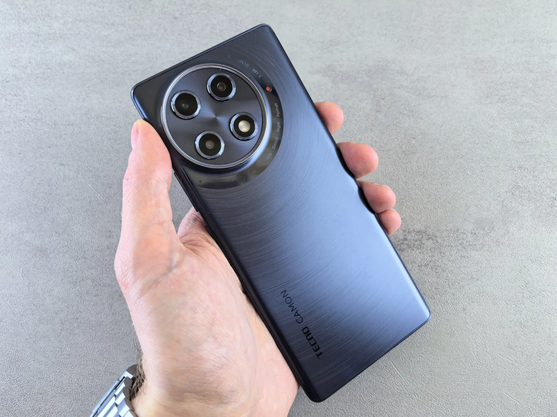 Дизайн TECNO Camon 30S Pro