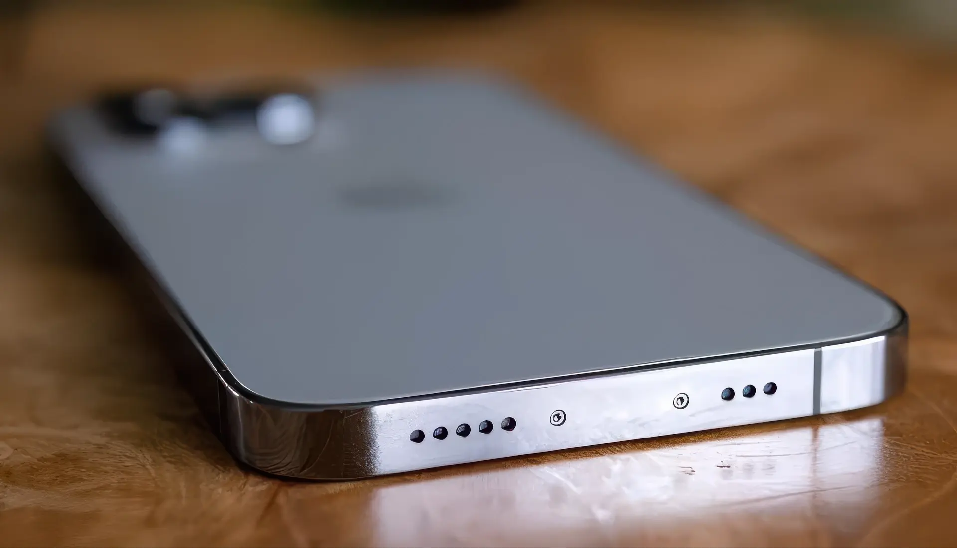 ЕС разрешил Apple отказаться от USB-C в пользу беспроводной зарядки