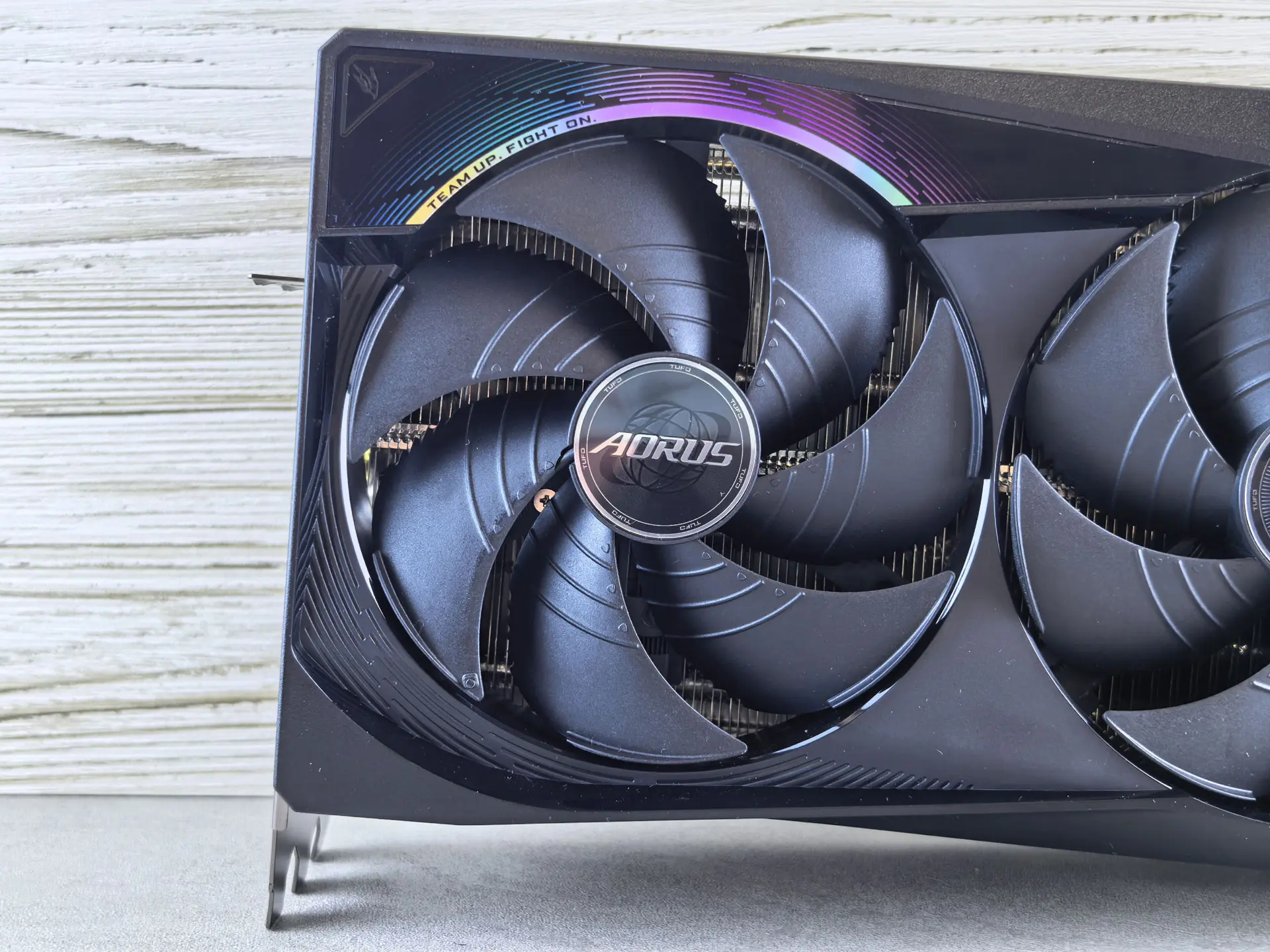 Обзор видеокарты GIGABYTE AORUS GeForce RTX 5070 Ti MASTER 16G