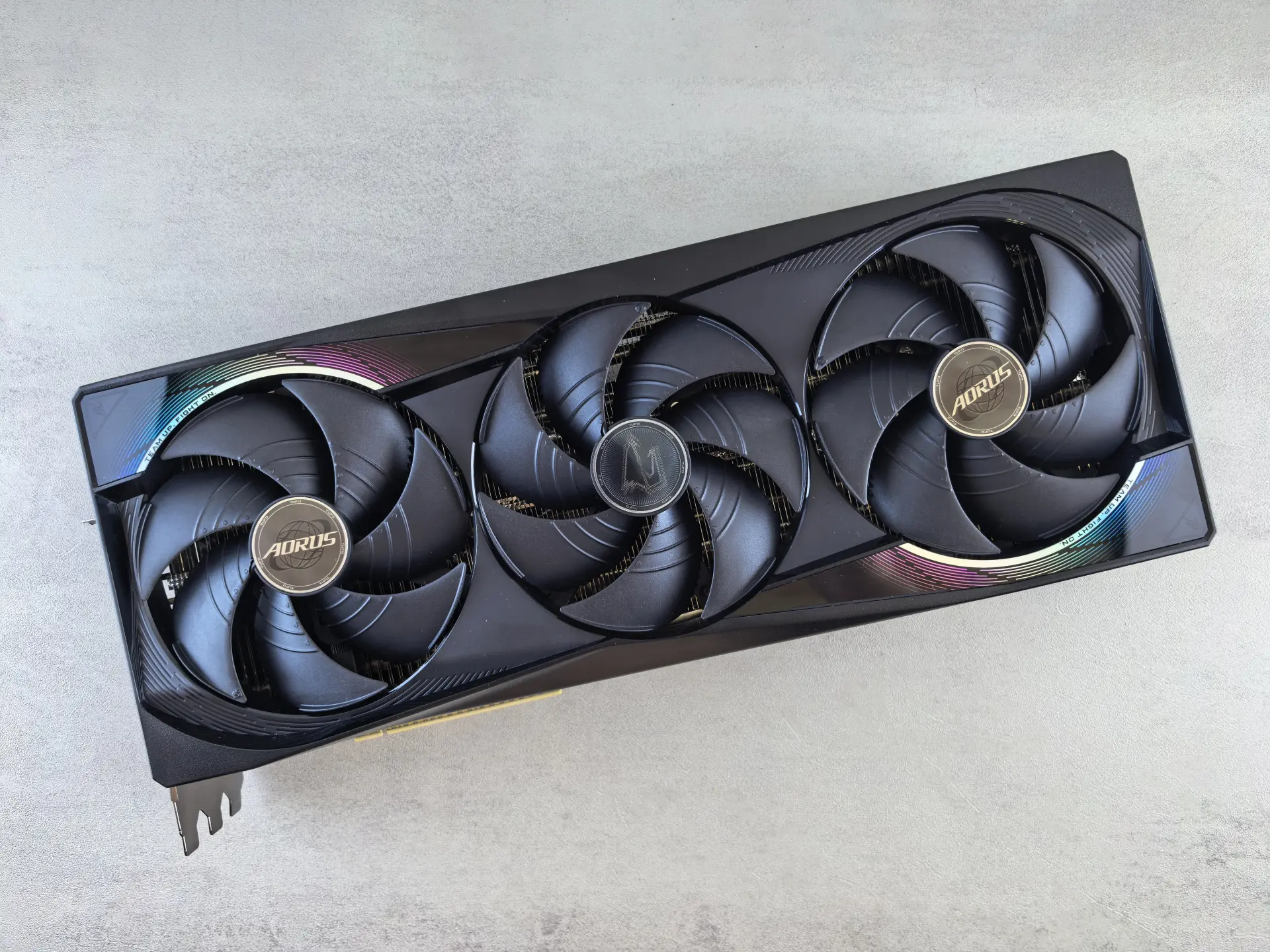 Обзор видеокарты GIGABYTE AORUS GeForce RTX 5070 Ti MASTER 16G