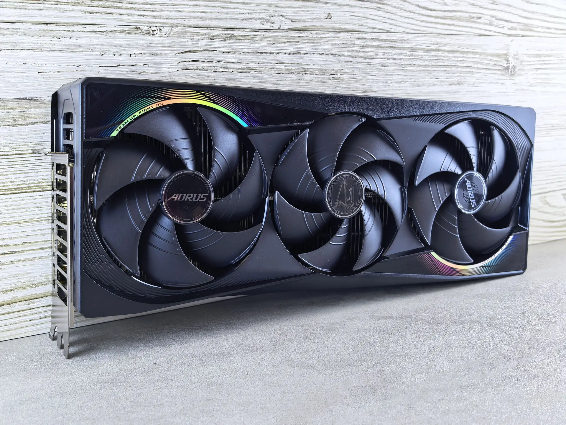 Обзор видеокарты GIGABYTE Aorus Master GeForce RTX 5070 Ti