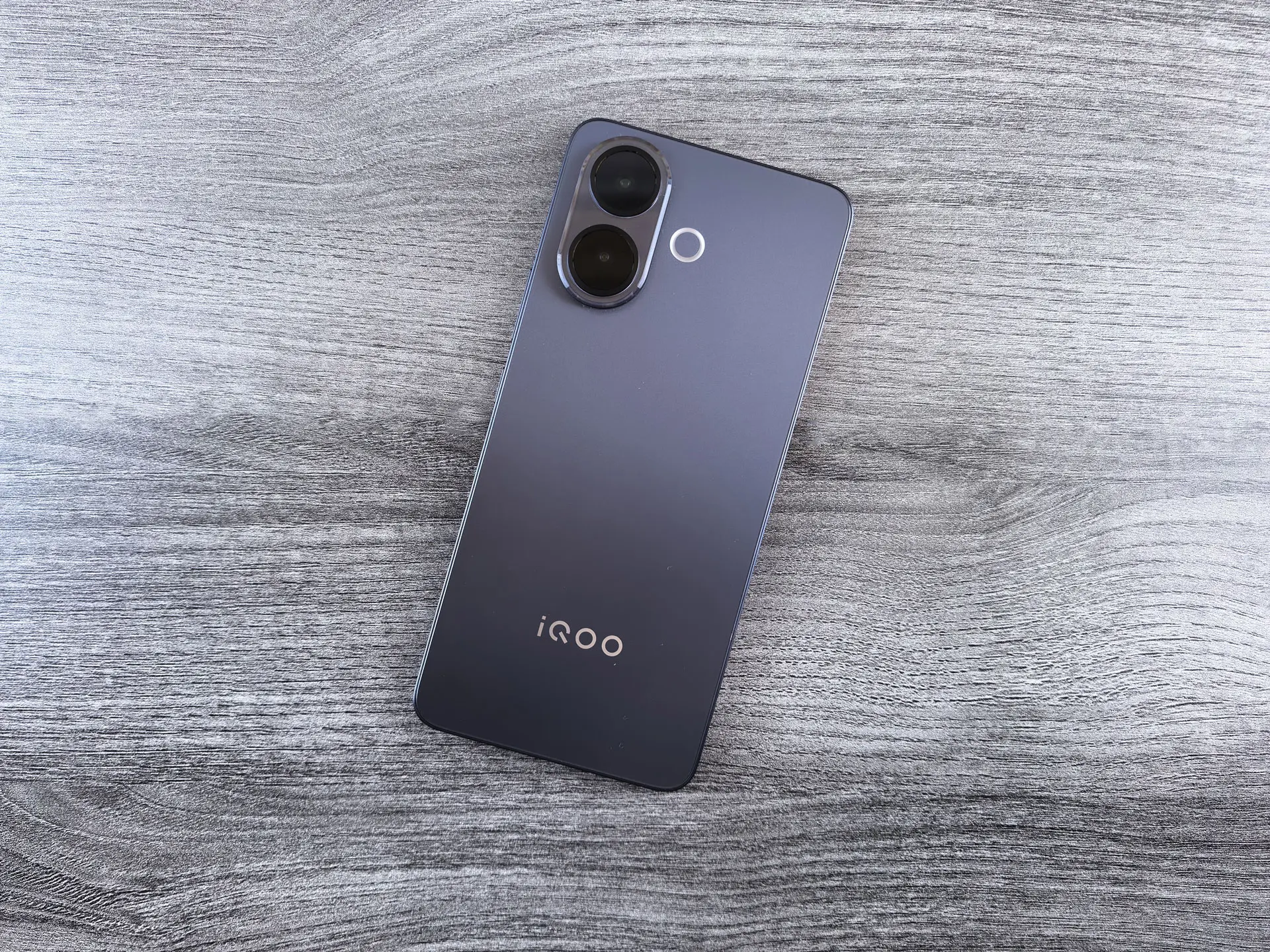 Обзор iQOO Z10R: смартфона с ёмкой батареей, крепким стеклом и хорошей селфи-камерой