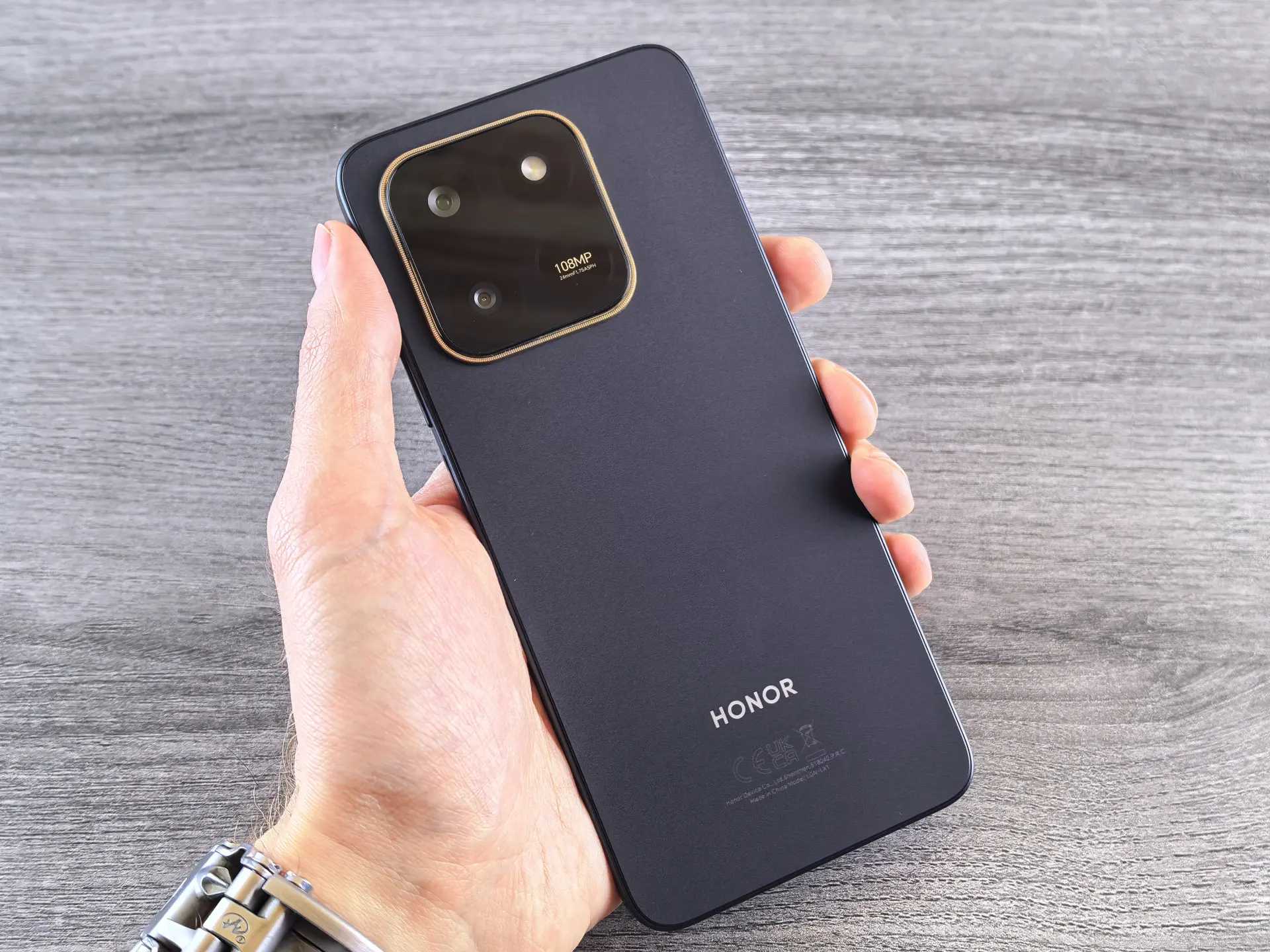HONOR X7d: обзор бюджетного «долгожителя» с защищенным корпусом и AI-кнопкой