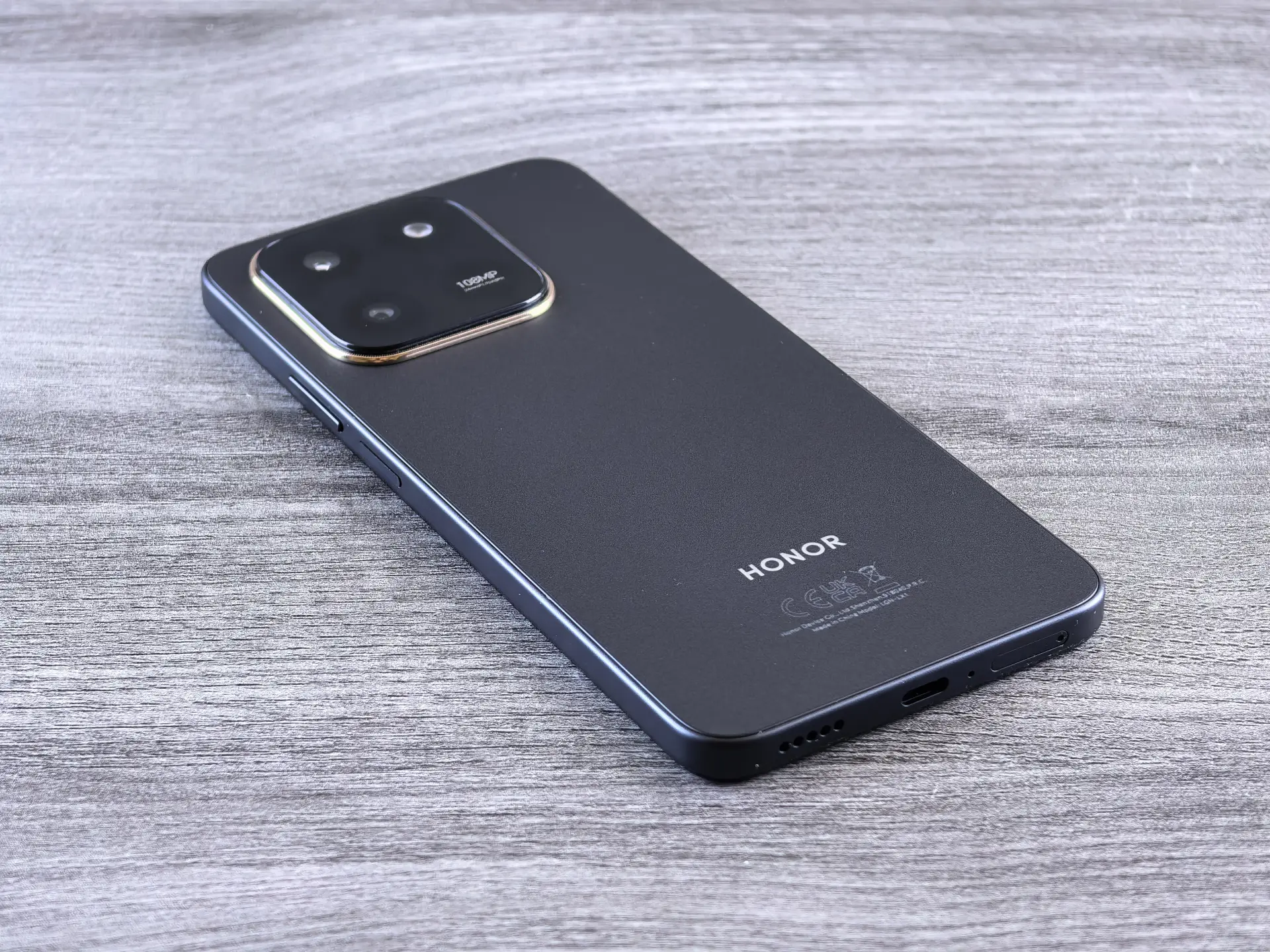 HONOR X7d: обзор бюджетного «долгожителя» с защищенным корпусом и AI-кнопкой