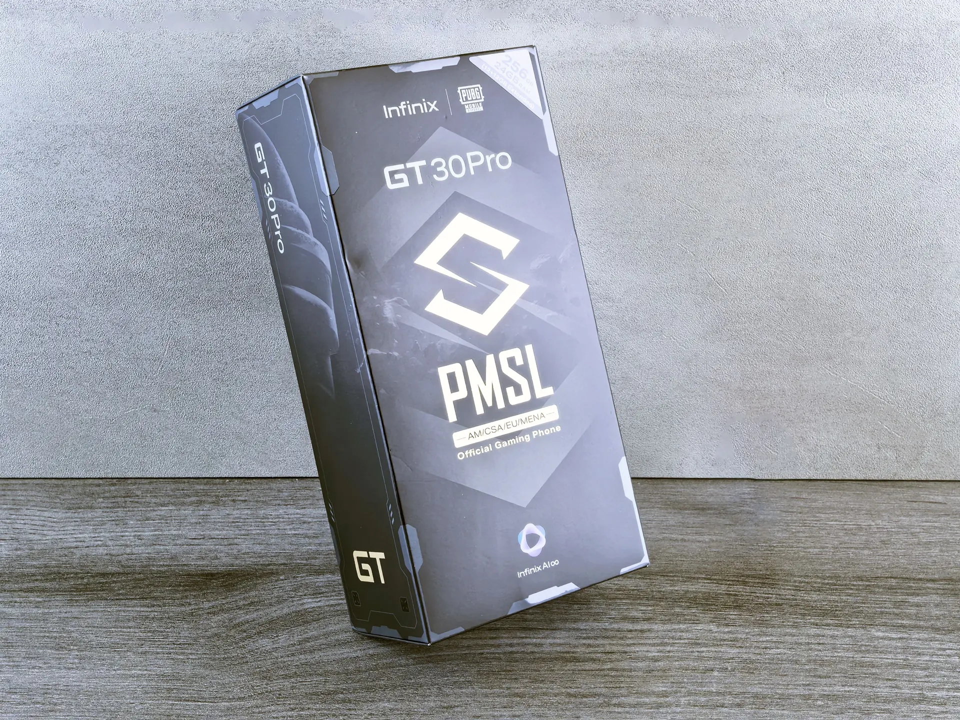 Обзор Infinix GT 30 Pro: игрового смартфона с подсветкой и кнопками- триггерами