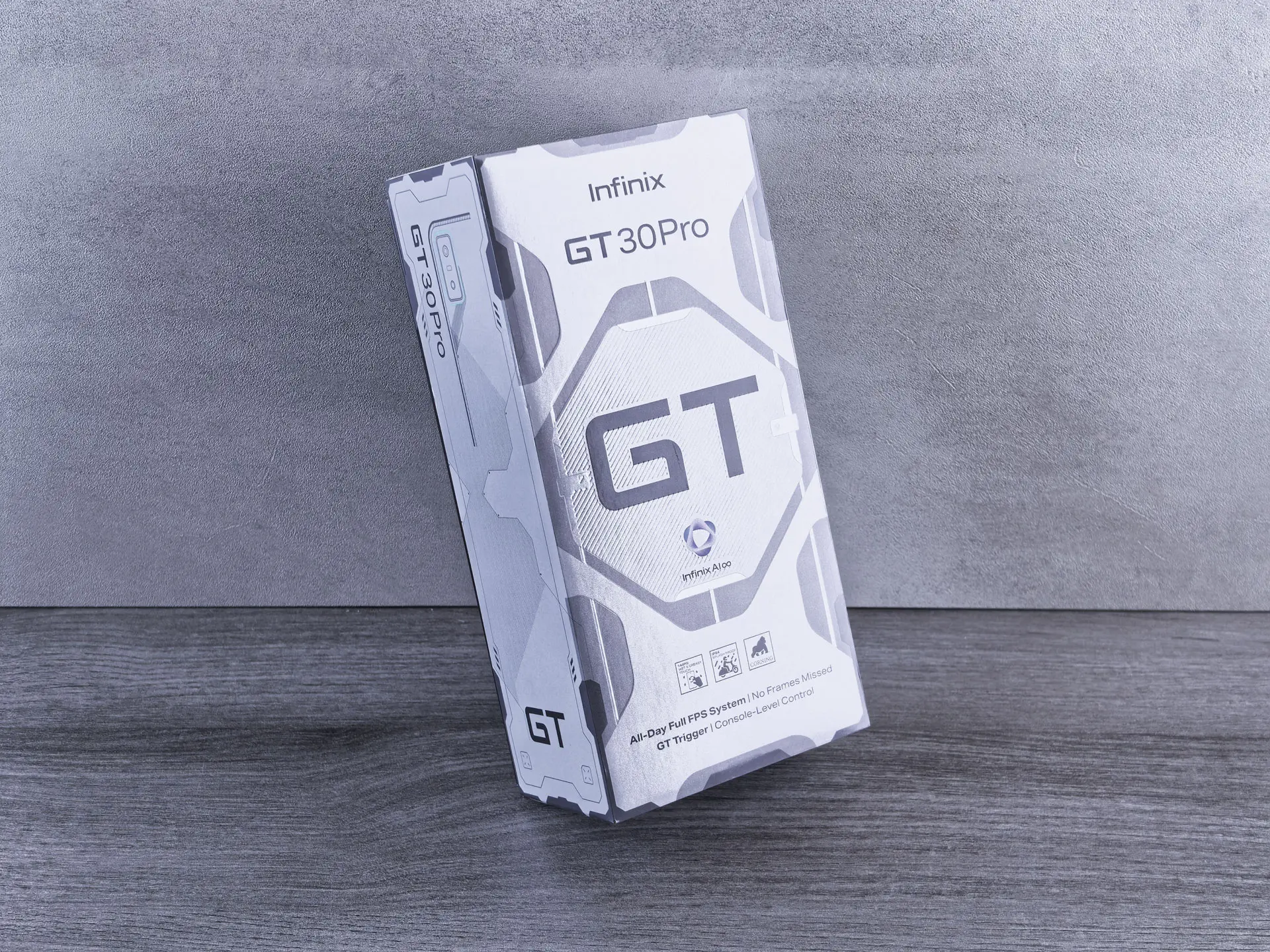 Обзор Infinix GT 30 Pro: игрового смартфона с подсветкой и кнопками- триггерами