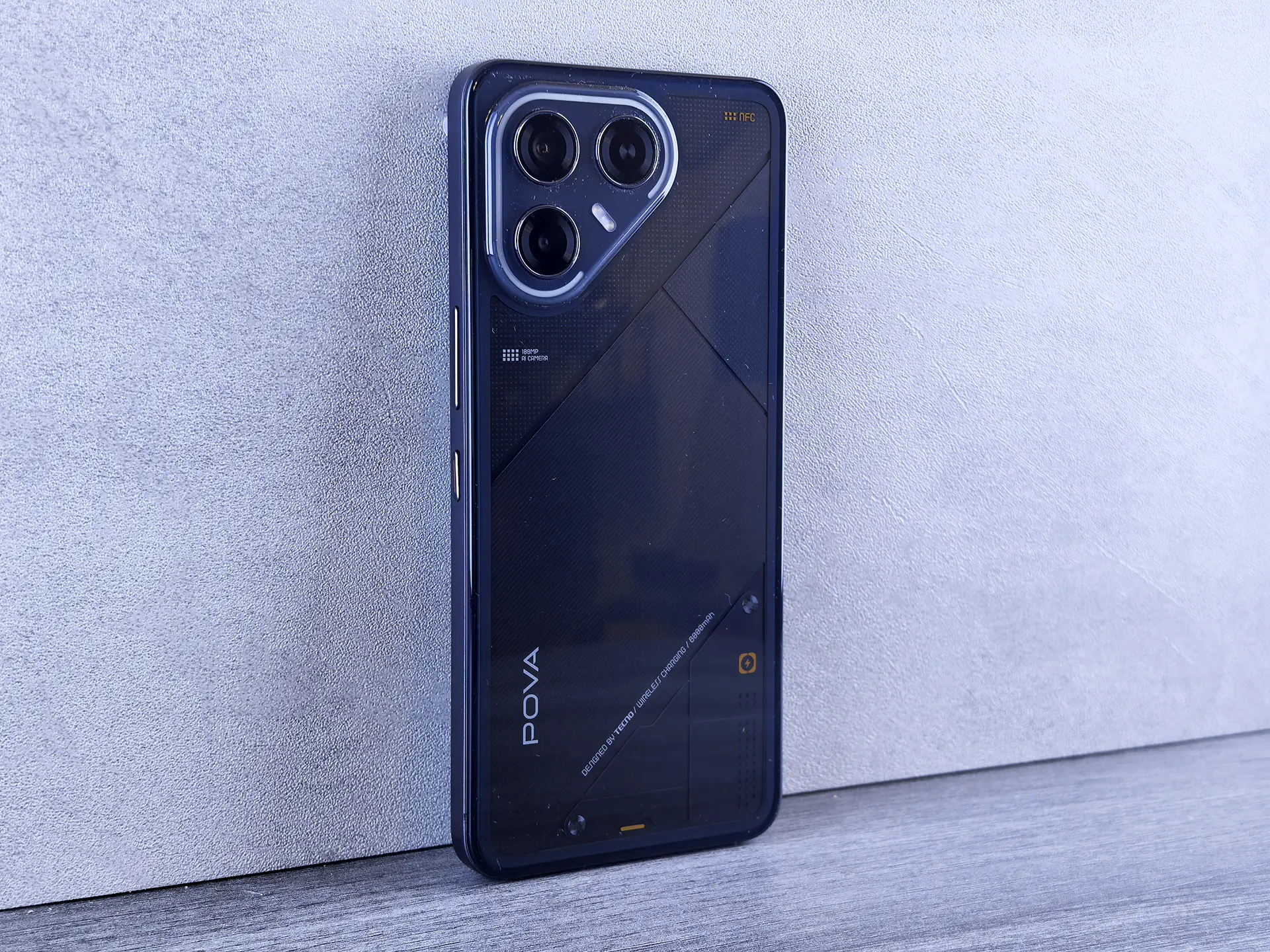 TECNO POVA 7 Ultra 5G: смартфон с балансом мощности, автономности и стиля