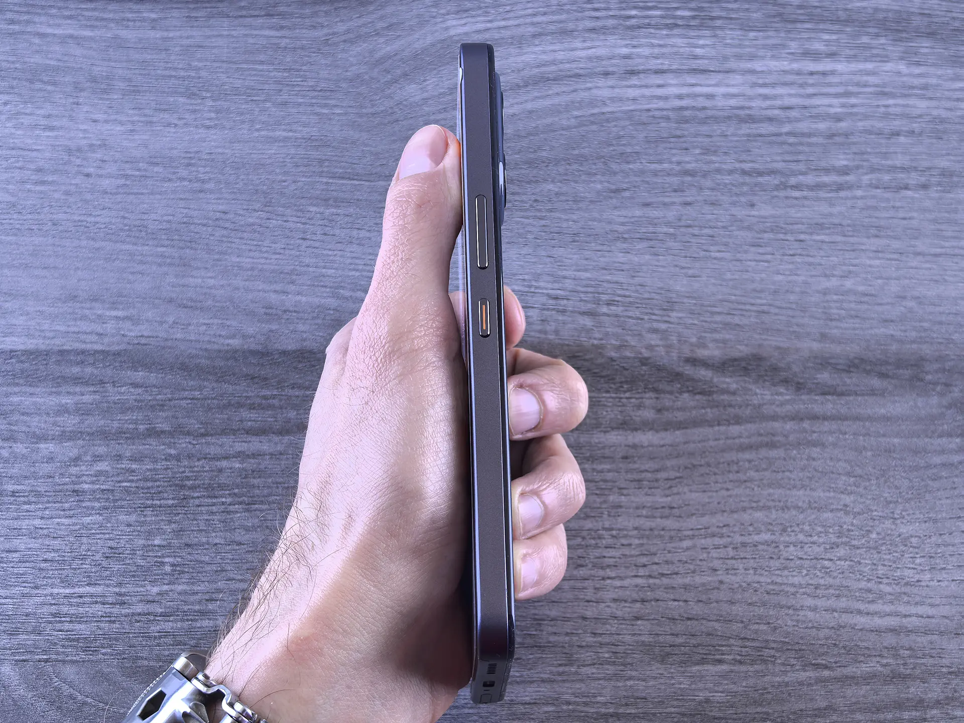 TECNO POVA 7 Ultra 5G: смартфон с балансом мощности, автономности и стиля