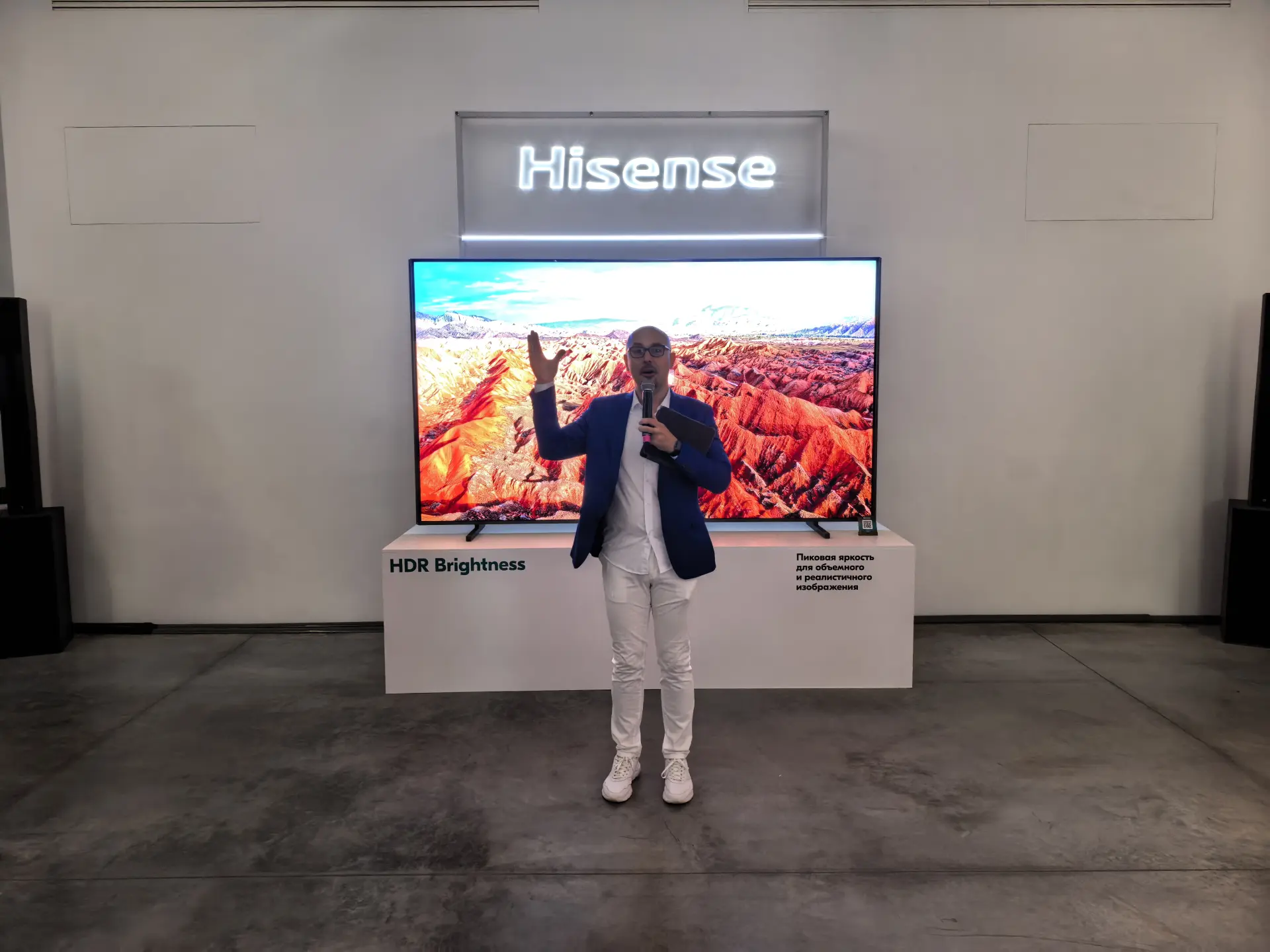 Телевизоры Hisense RGB MiniLED во главе со 116UX пришли в Россию