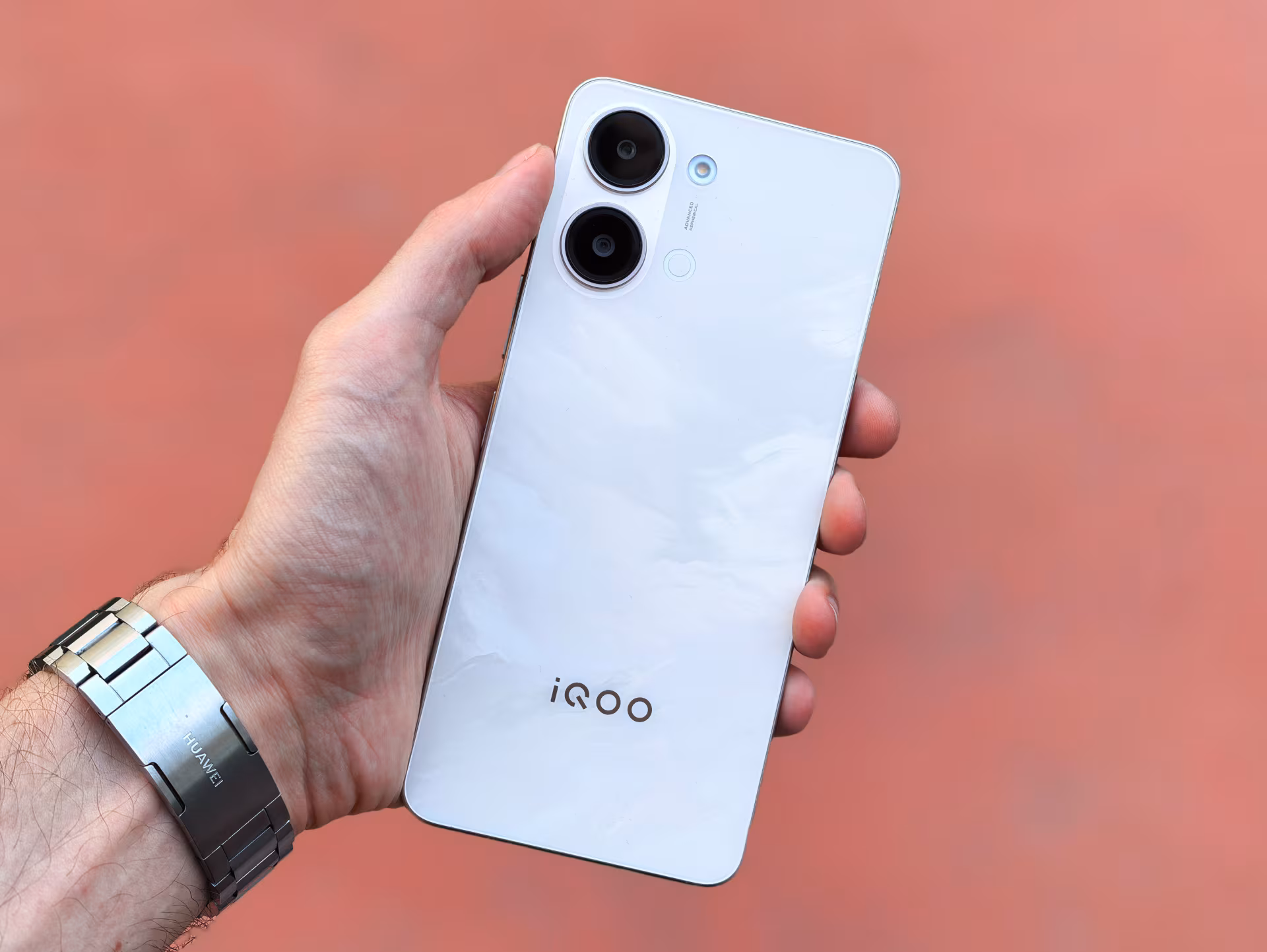 Обзор смартфона iQOO Z11 Lite — честный тест бюджетного долгожителя